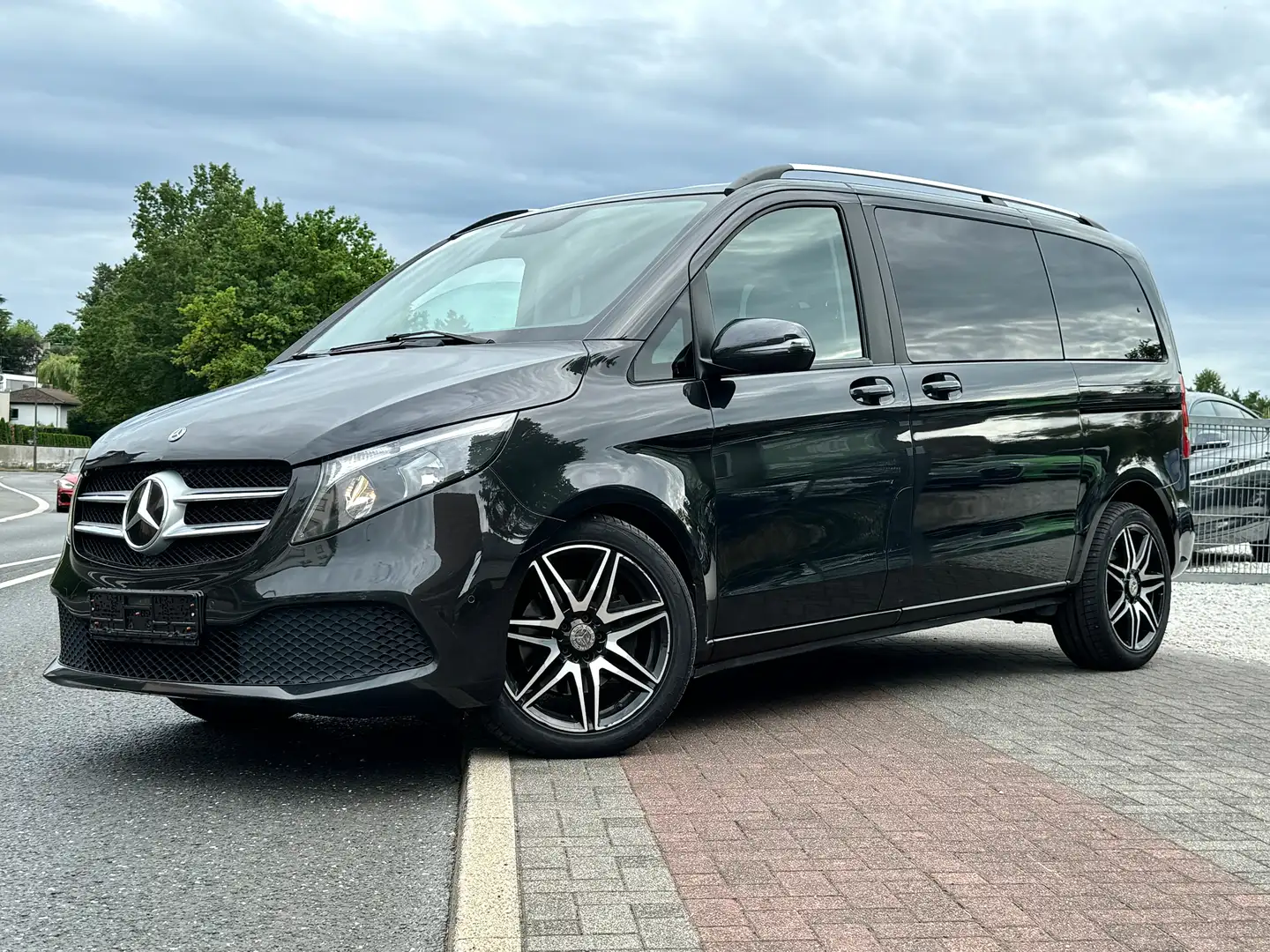 Mercedes-Benz V 220 V 220/250/300 d EDITION AMG Felgen 2xSchiebetür Grey - 1