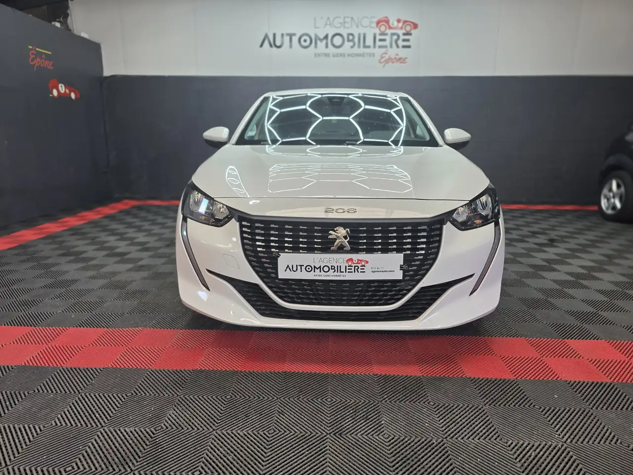 Peugeot 208 208 — photo 2