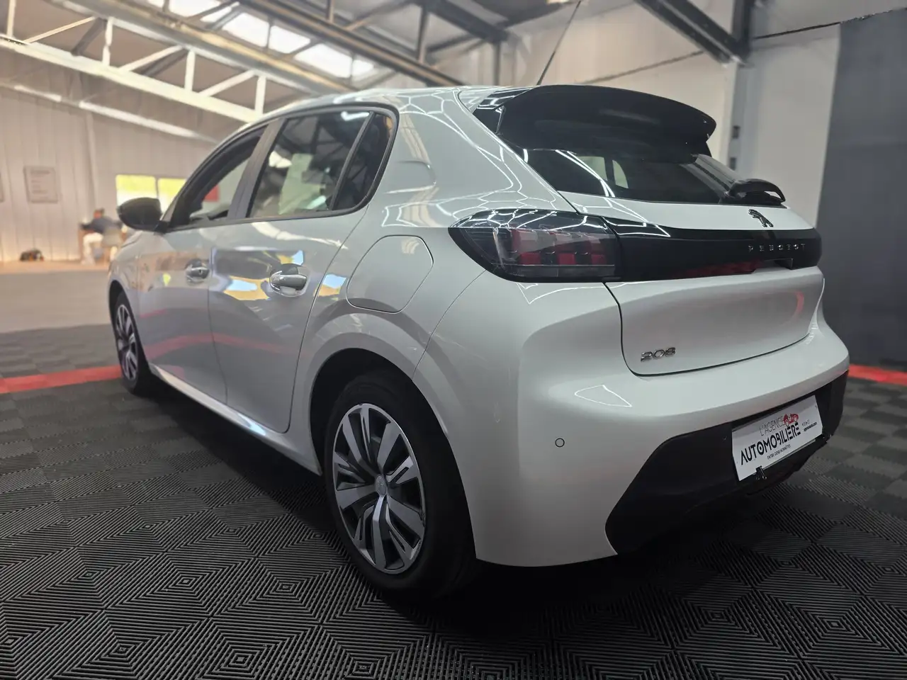 Peugeot 208 208 — photo 7