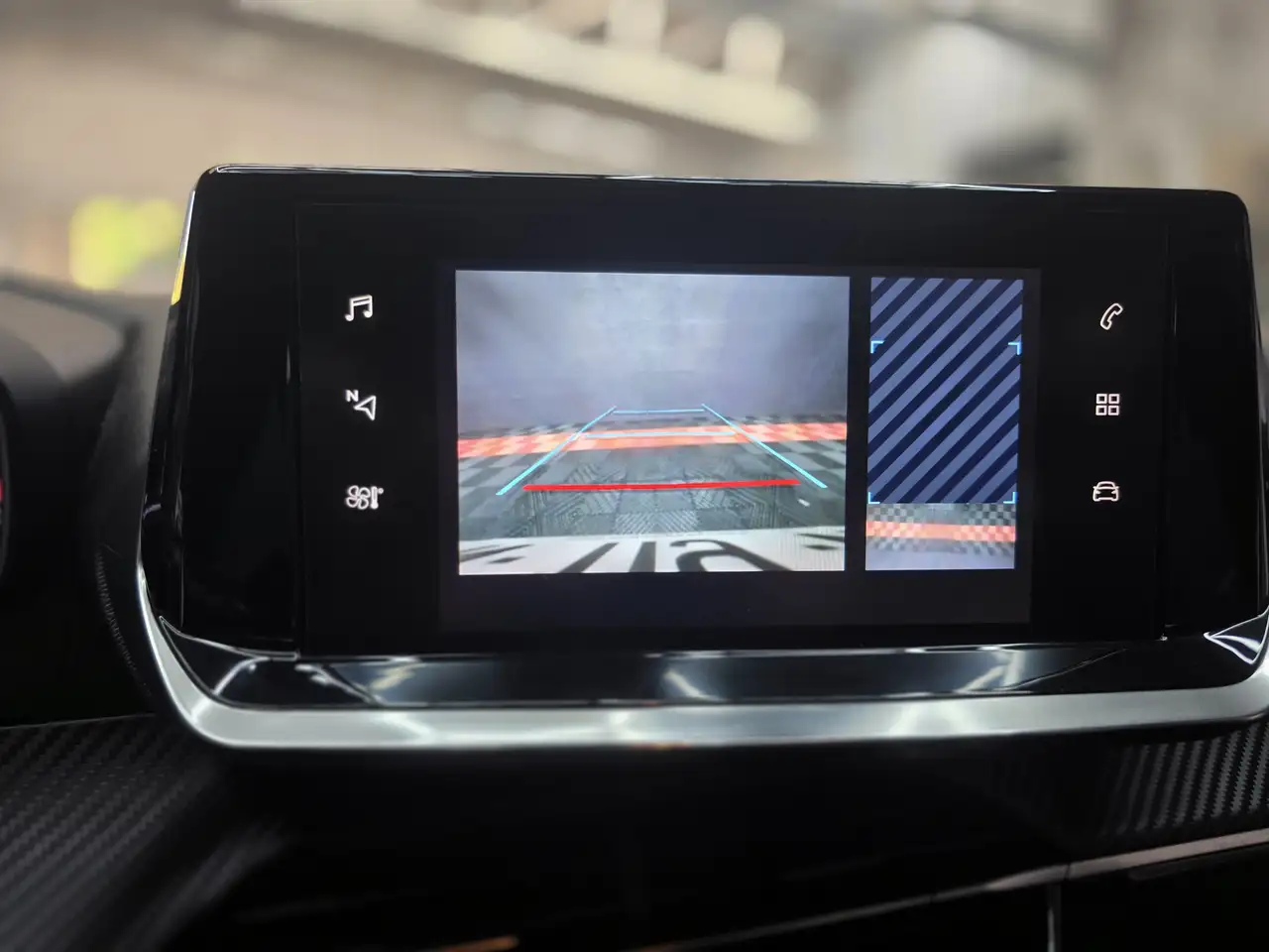 Peugeot 208 208 — photo 16