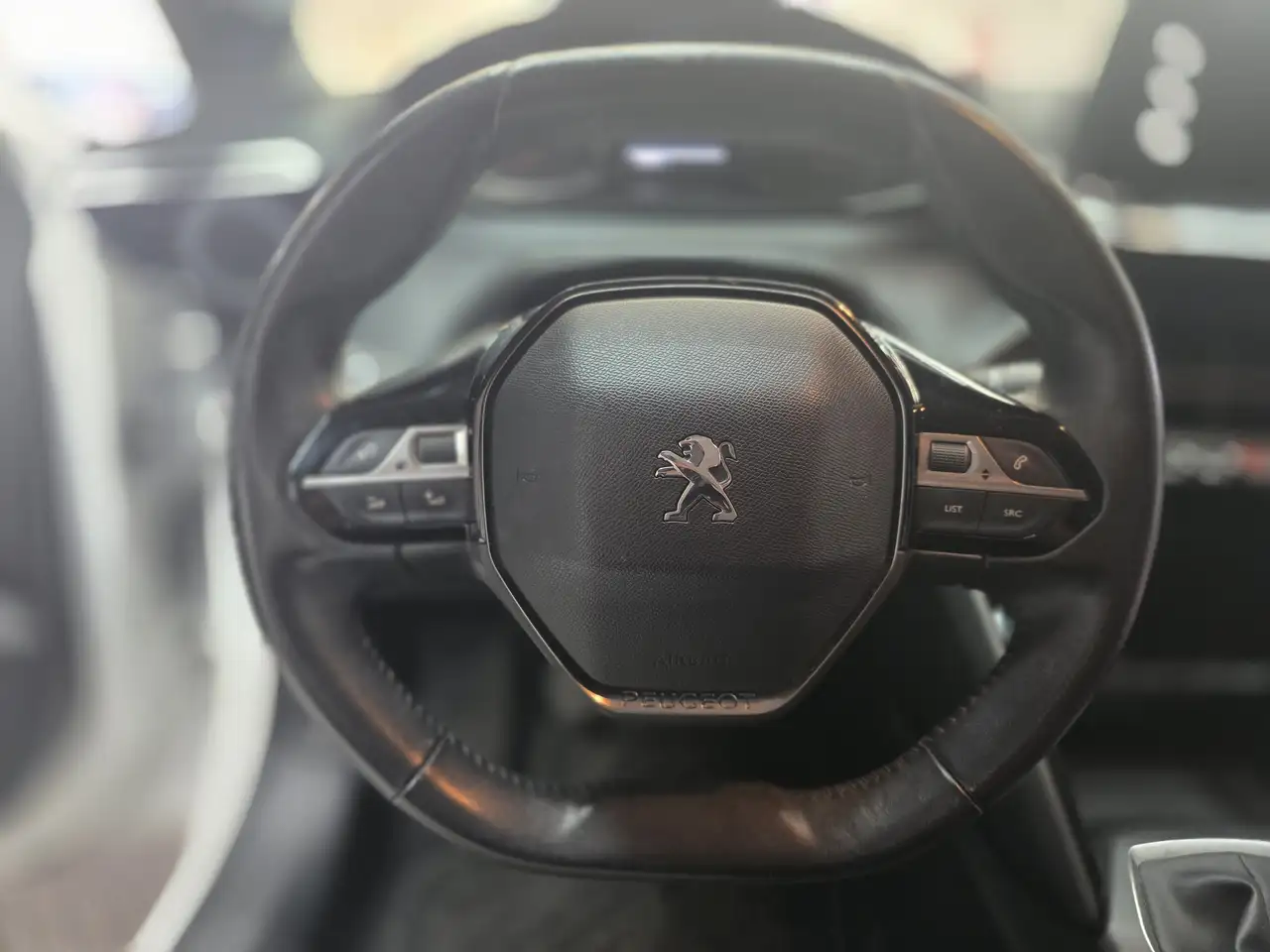 Peugeot 208 208 — photo 14