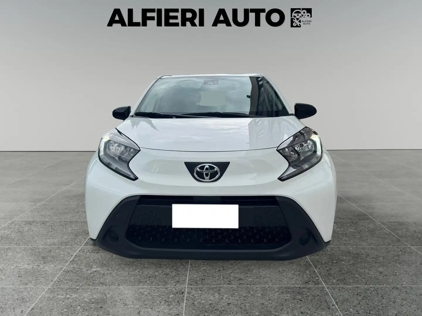 Toyota Aygo X 1.0 VVT-i Benzina 72cv 5 porte Active Bianco - 2