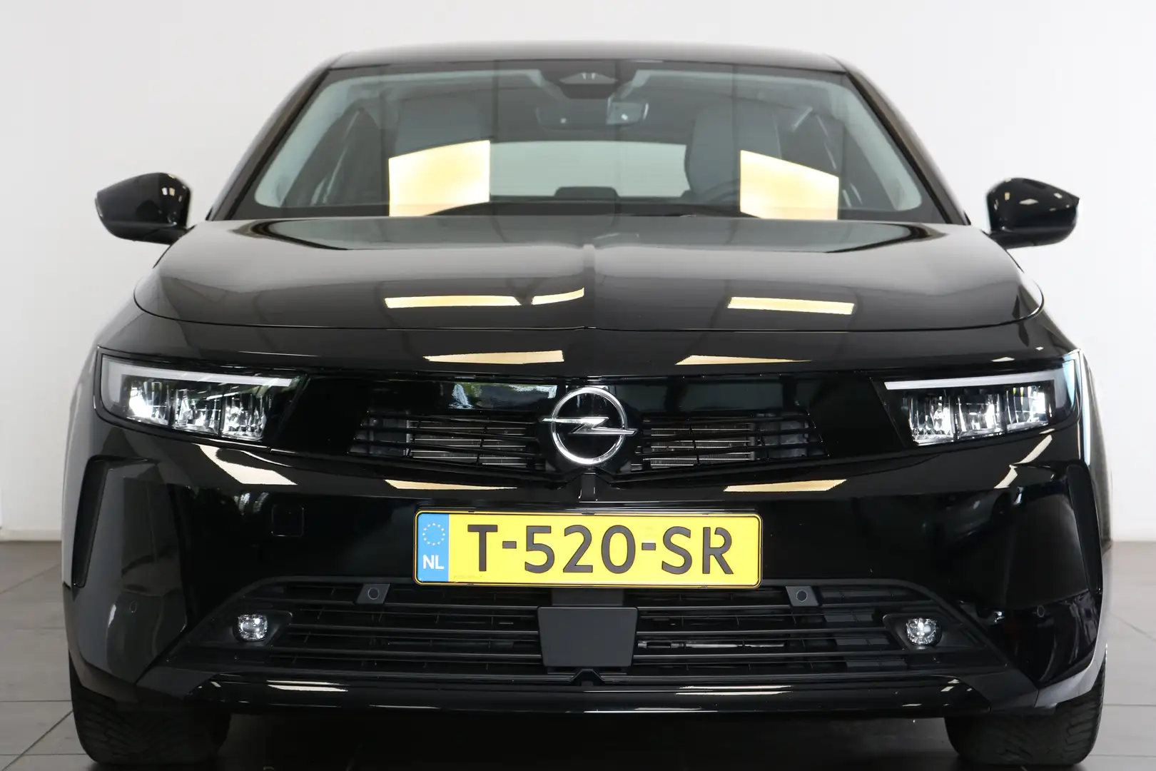 Opel Astra Sports Tourer 1.6 Hybrid Level 2 | Apple Carplay/A Noir - 2