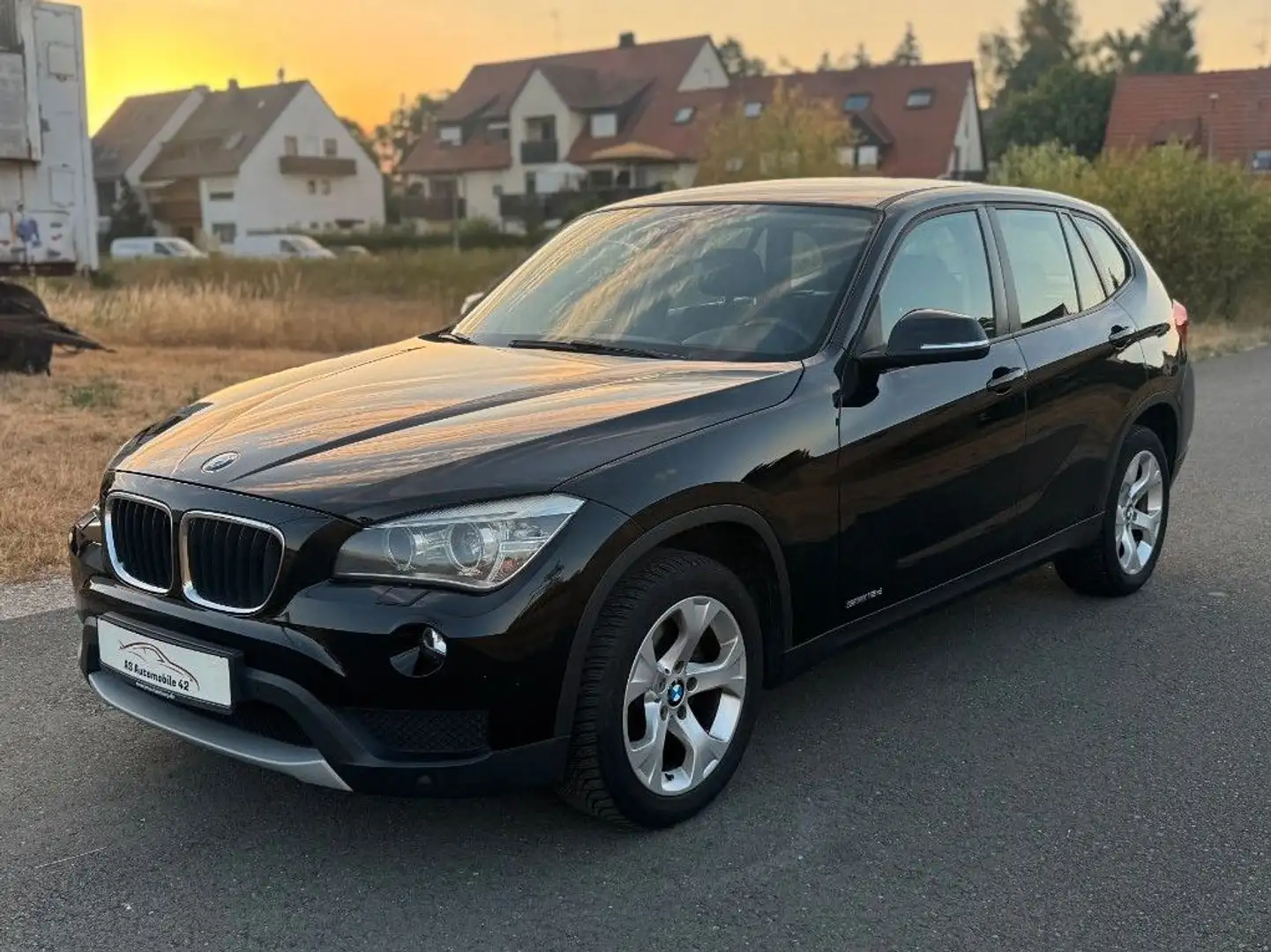 BMW X1 18d sDrive Automatik *KAMERA*NAVI*SHZ*BI-XEN* Schwarz - 2