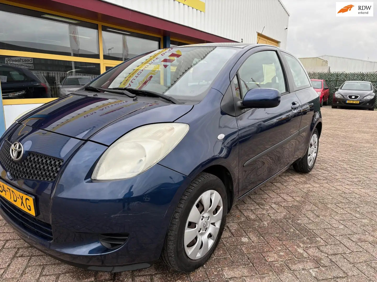 Toyota Yaris 1.0 VVTi Sol AIRCO APK T/M 13-12-2026 Blauw - 1