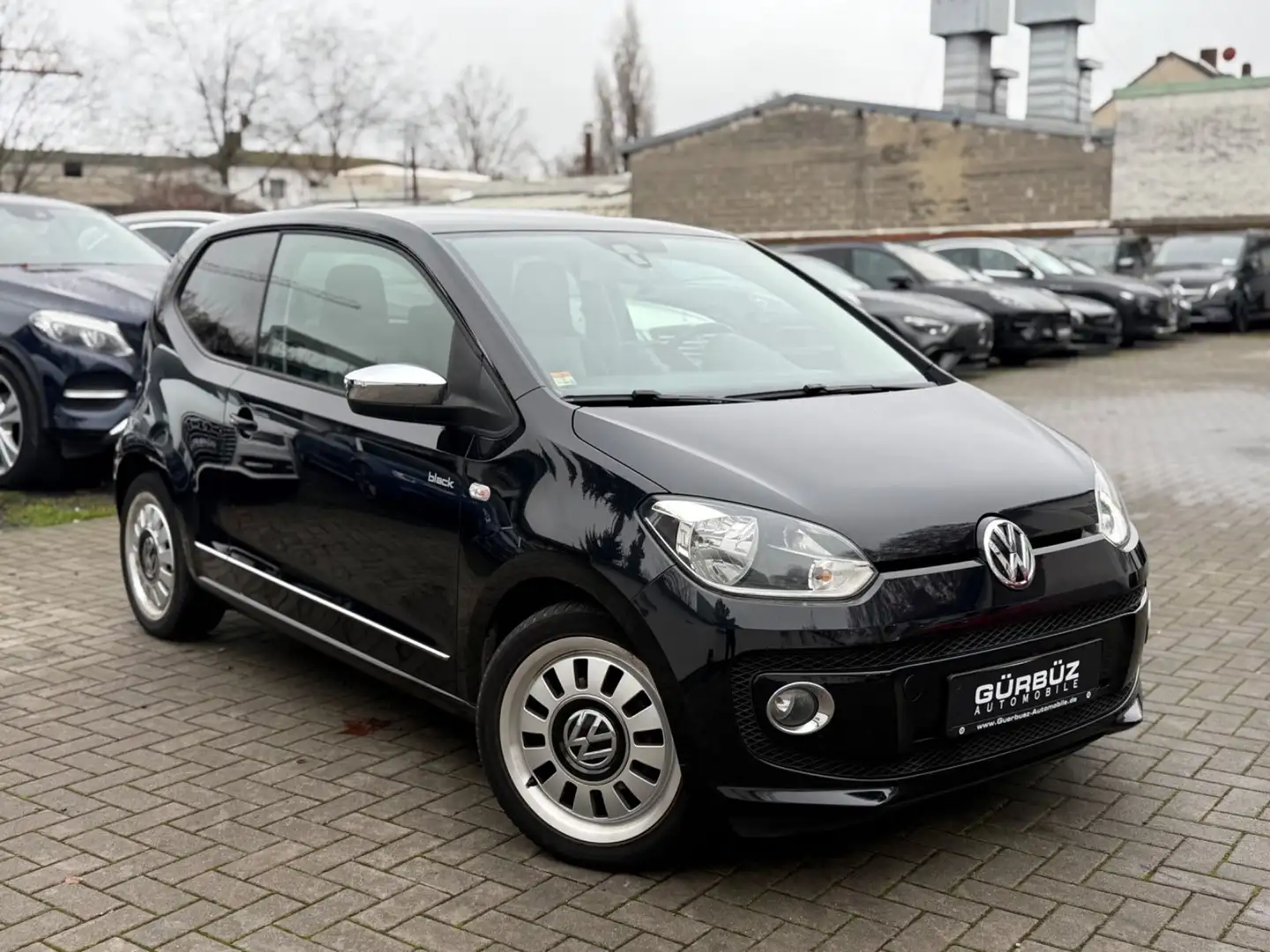 Volkswagen up! high up! BMT Klima+Szhz*Navi*el.FH Schwarz - 1