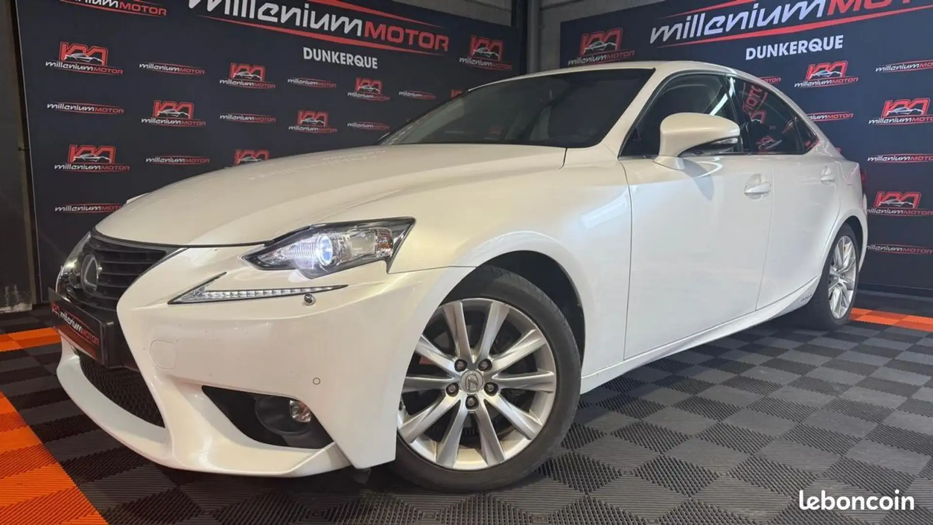 Lexus IS 300 300h PACK E-CVT GARANTIE 6 MOIS Blanc - 1