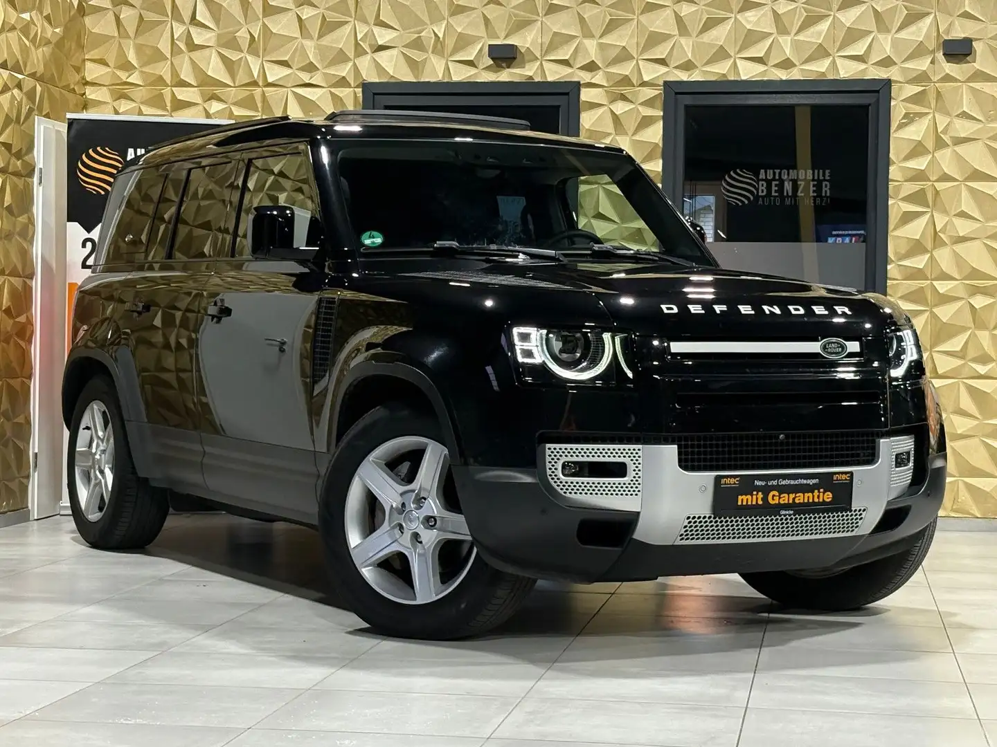 Land Rover Defender 110 SE/P400/PANO//360°/LEDER/APPLE/NAVI Schwarz - 1