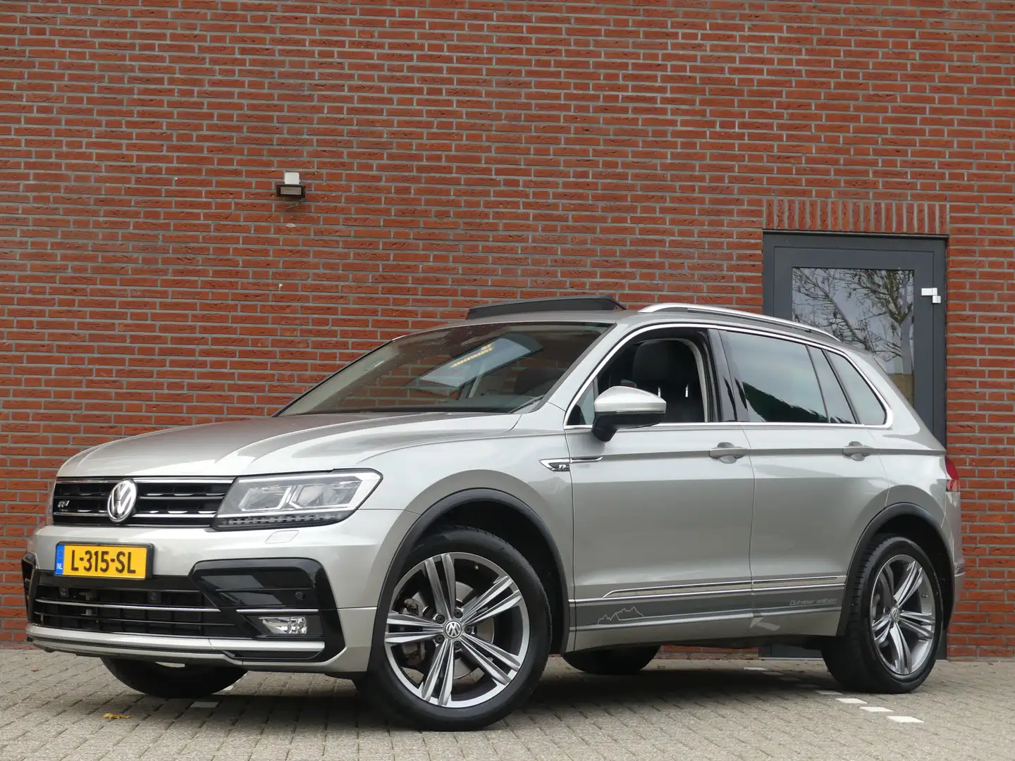 Volkswagen Tiguan 2.0 TSI 4Motion R-Line / Trekhaak / Panoramadak Gris - 1