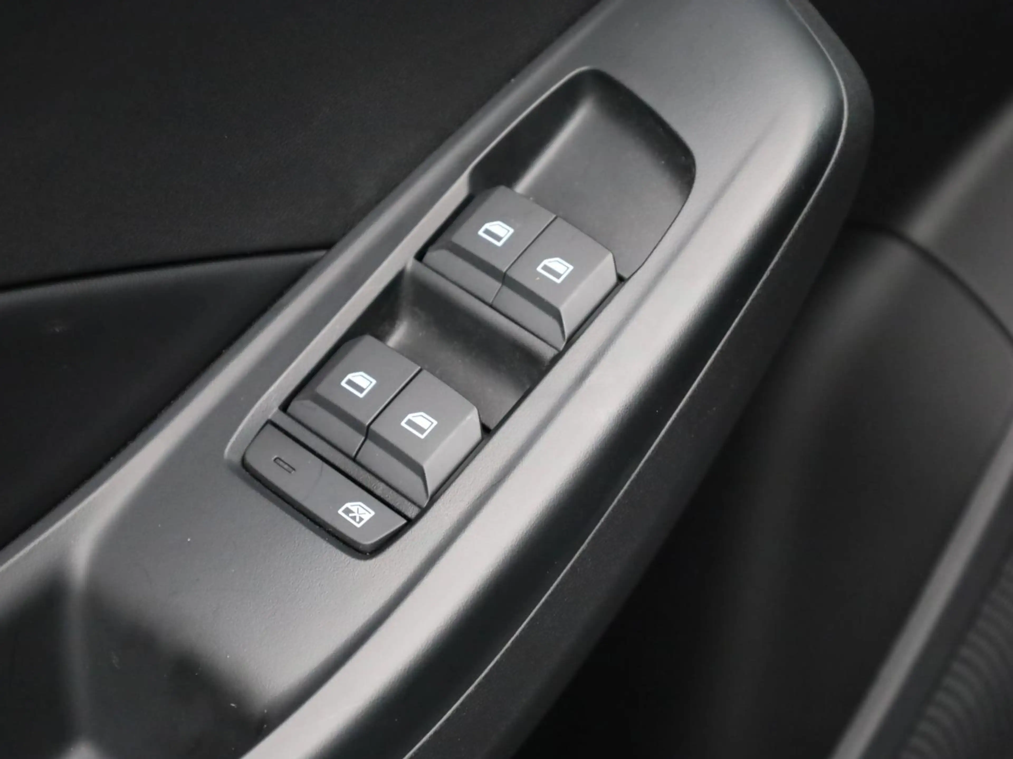 MG MG3 Luxury 1.5 Hybrid 194PS Automatik Sitzheizung L... — photo 13