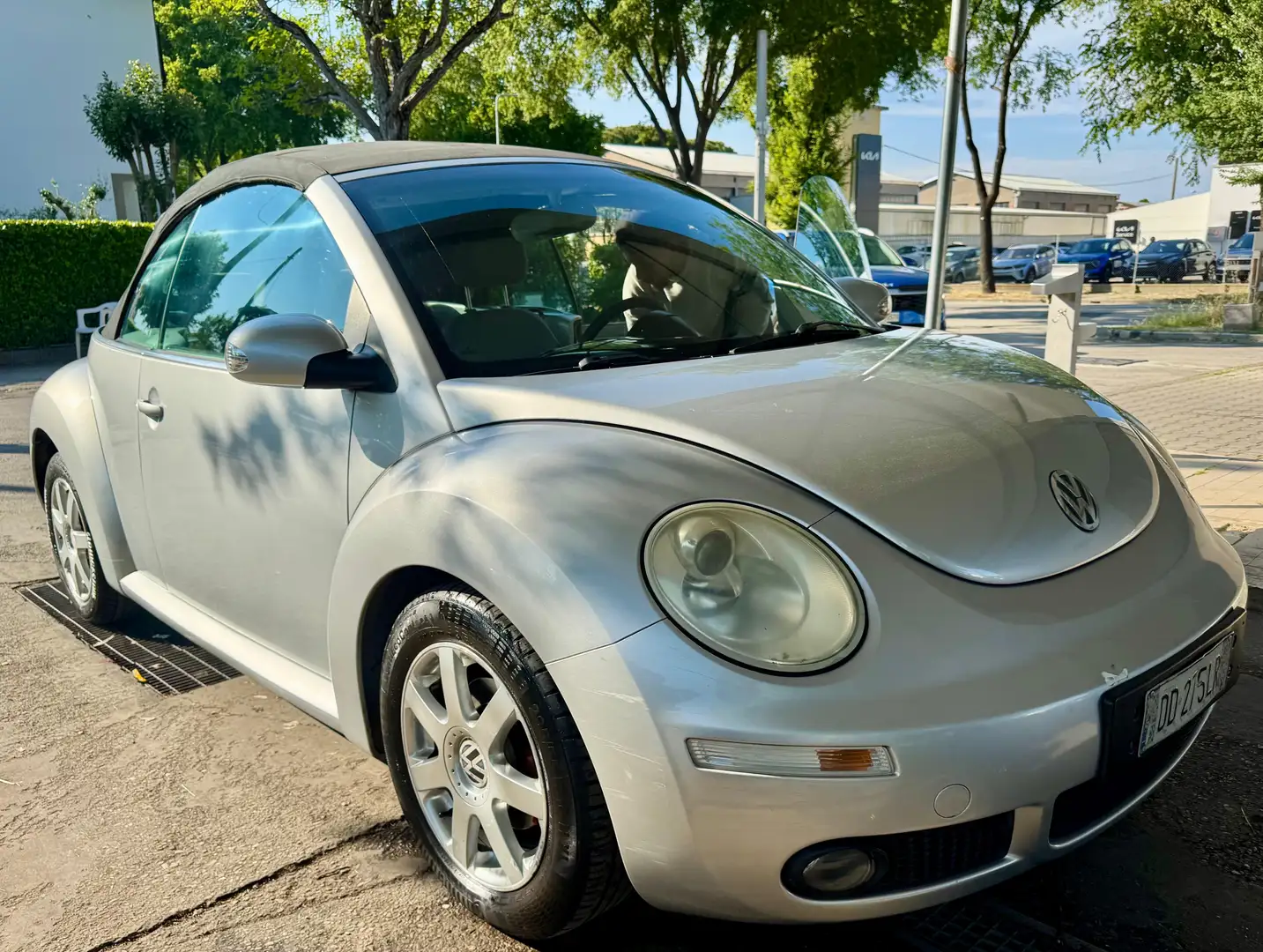 Volkswagen New Beetle Cabrio 1.9 tdi 105cv - 2