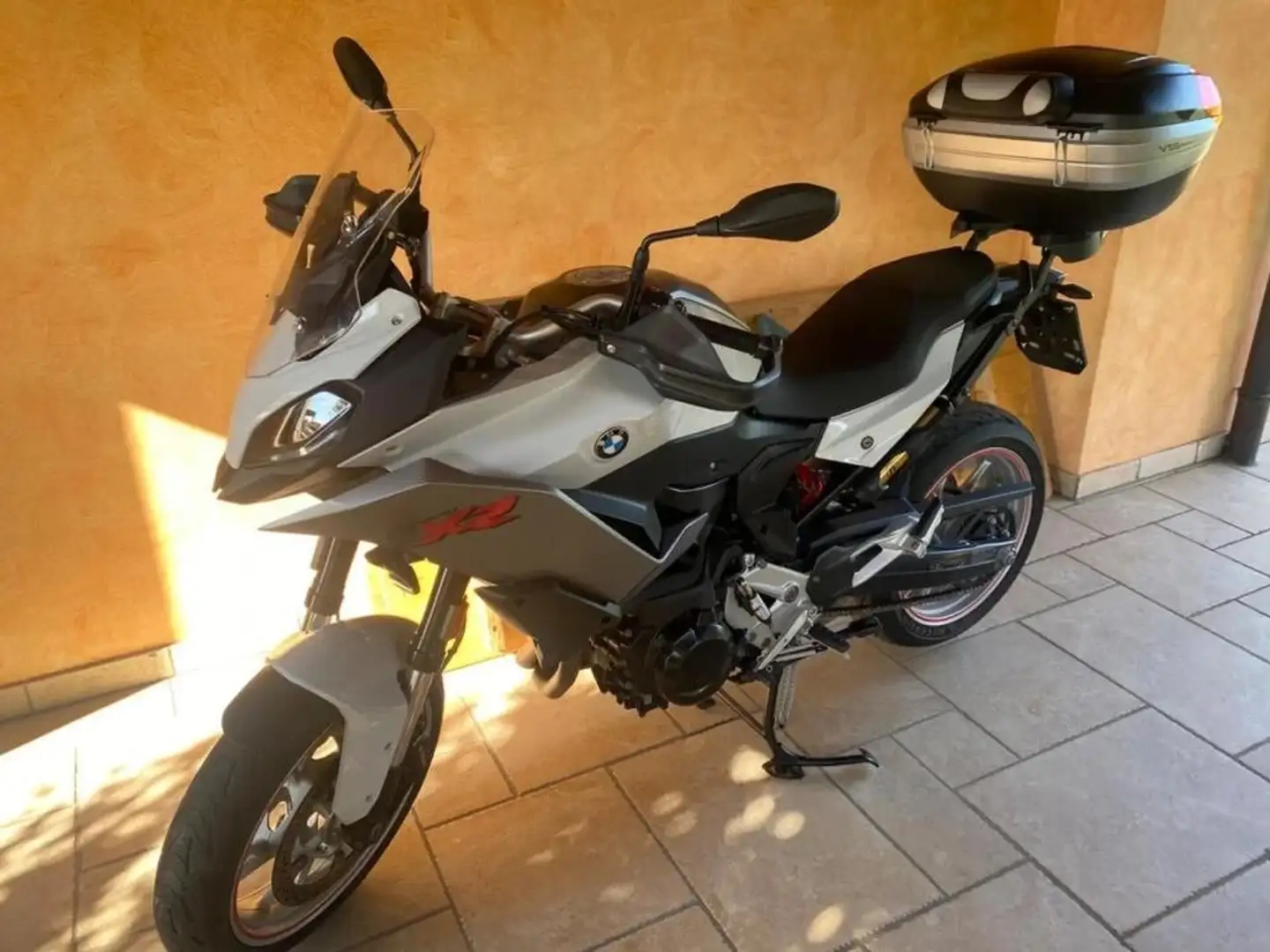 BMW F 900 XR Bianco - 1