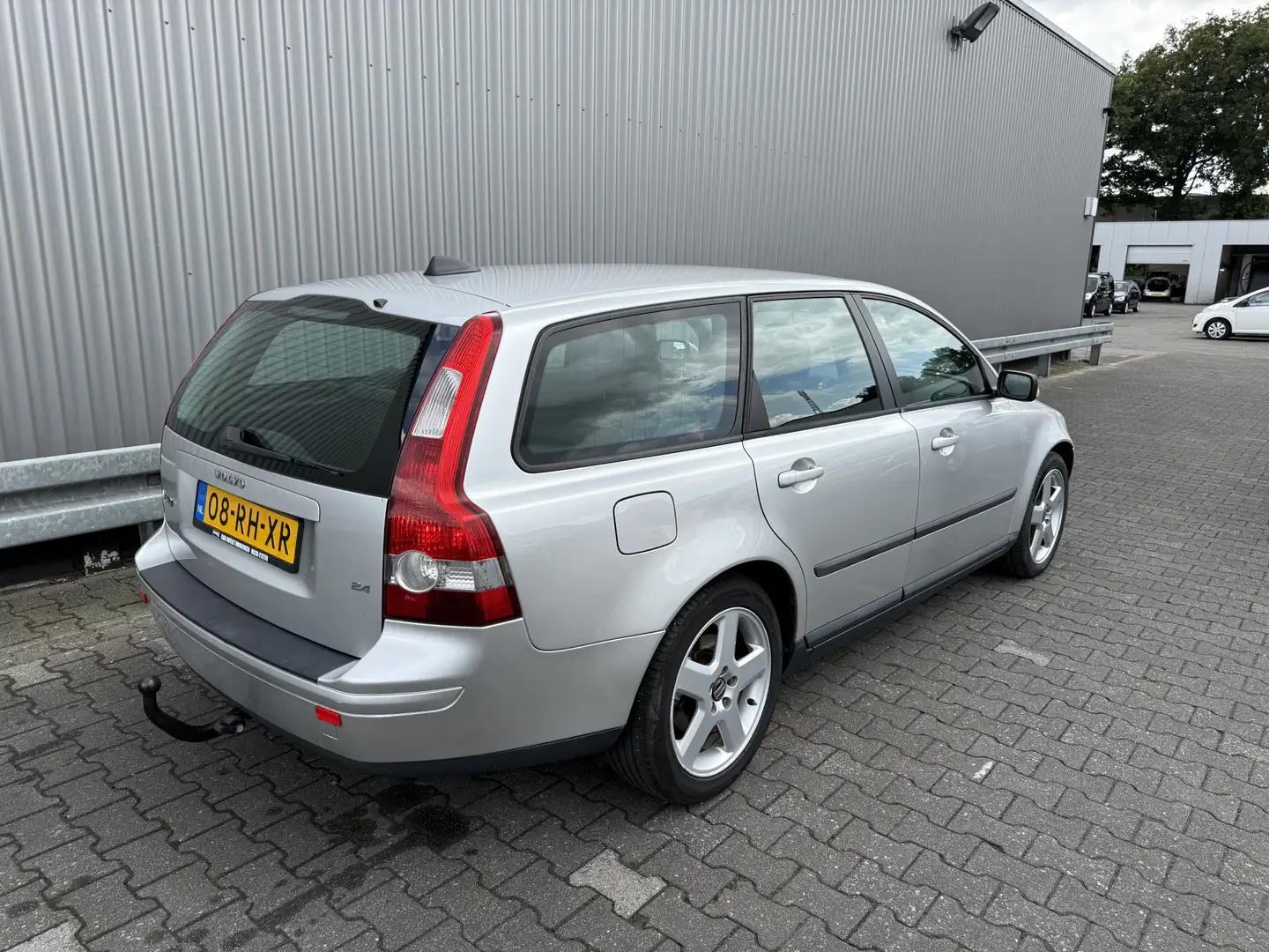 Volvo V50 2.4 Kinetic AUTOMAAT Nw APK LM --Inruil Mogelijk-- Grijs - 2