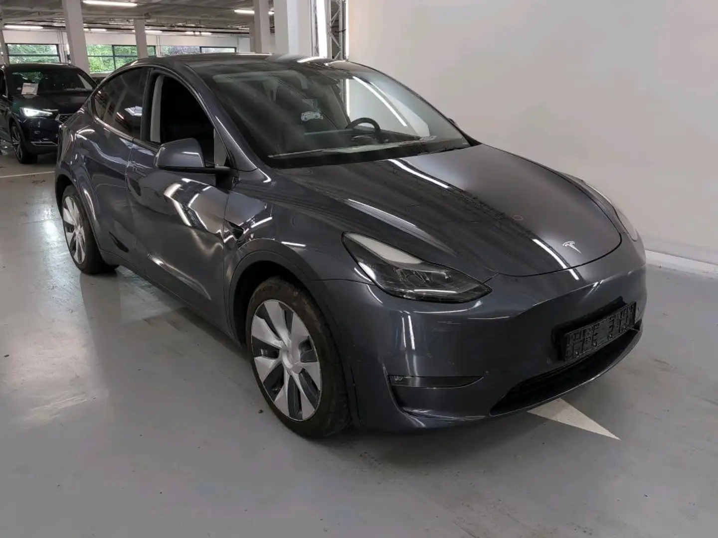 Tesla Model Y Dual Motor 350 kW AWD Gris - 1