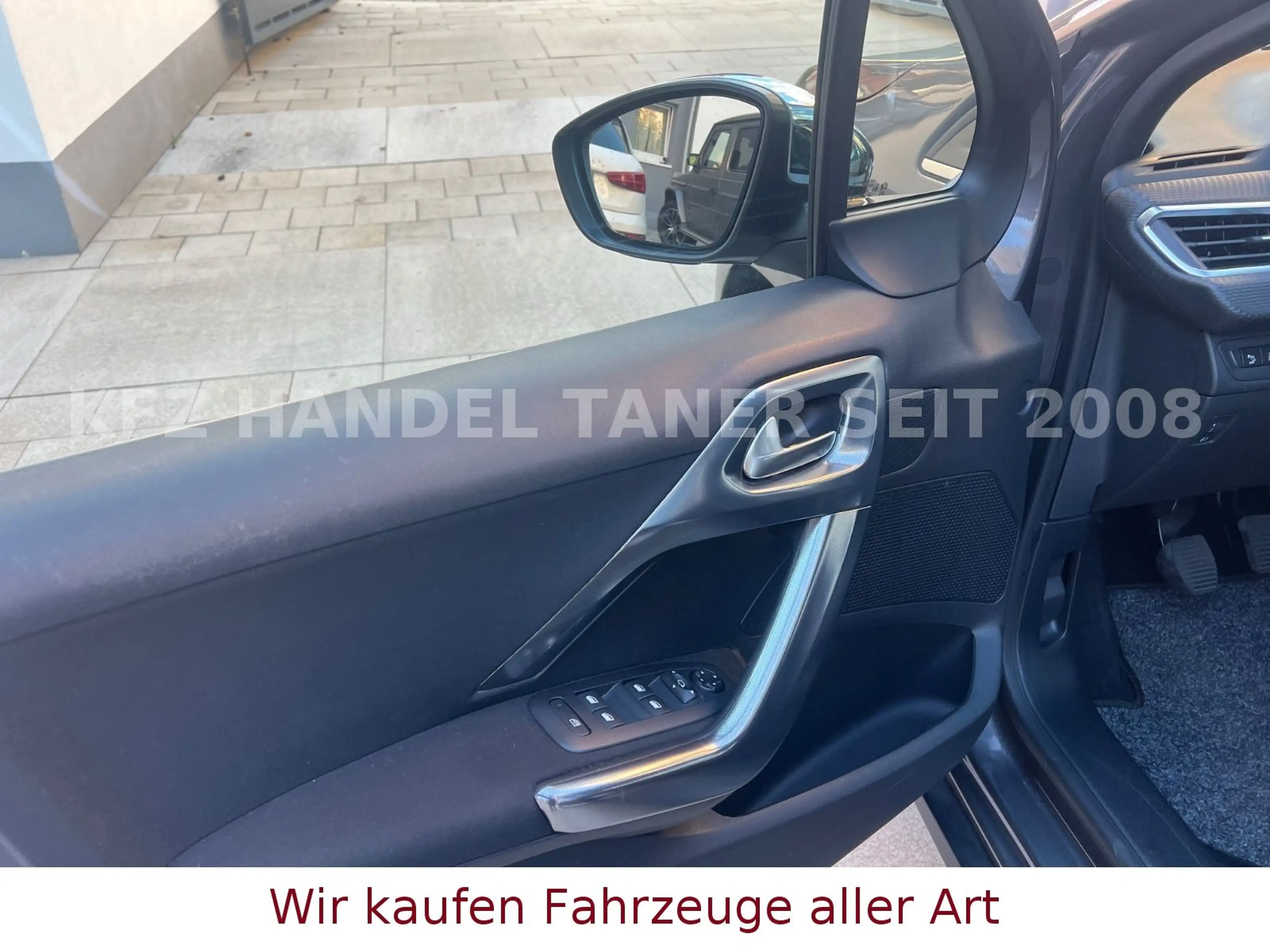 Peugeot 2008 Allure — photo 12