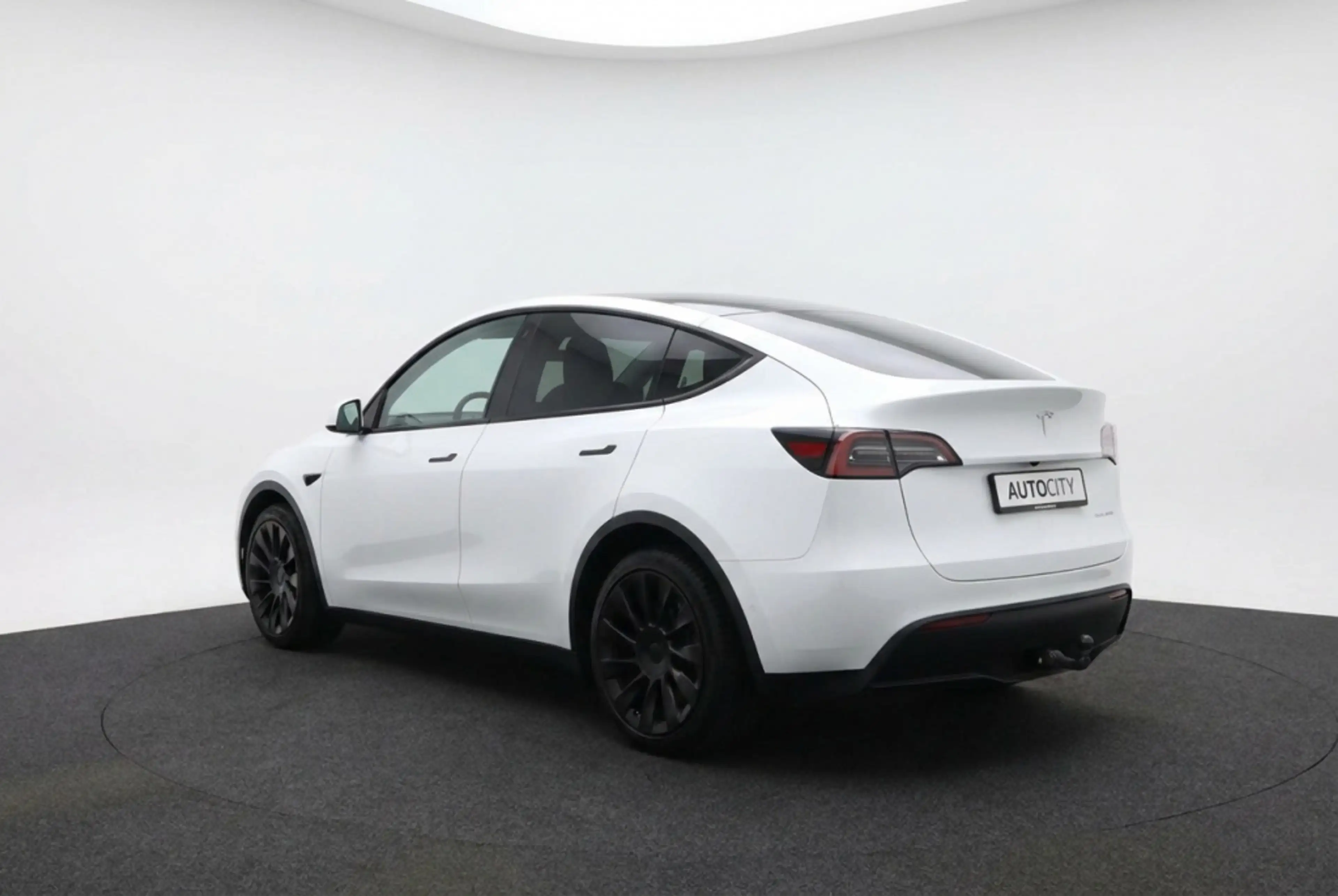 Tesla Model Y Long Range AWD 75kWh Full Self Driving l Warmtepom — photo 5