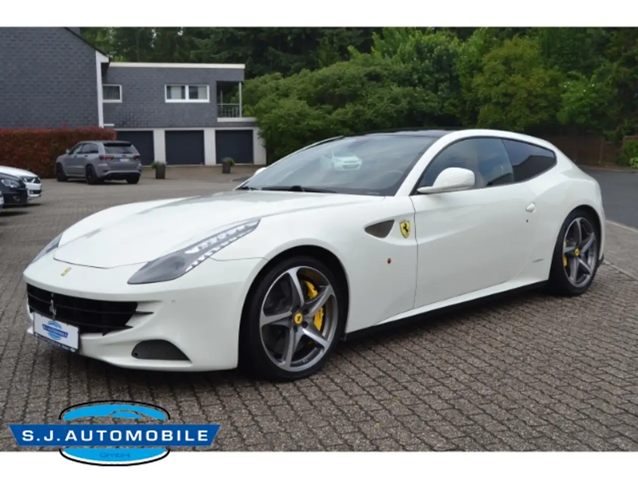 Ferrari FF