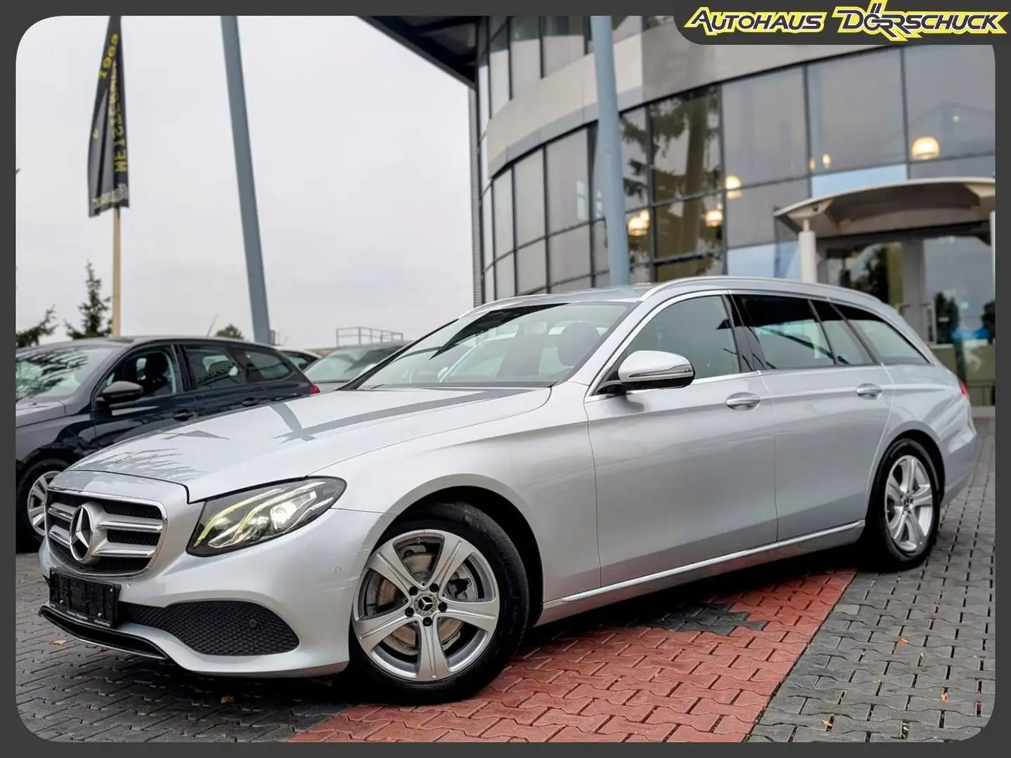 Mercedes-Benz E 200 d Automatik NAVI Avantgarde LTE Silber - 1