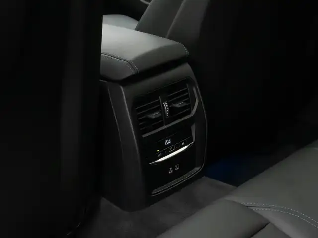 BMW 4 Series view 27