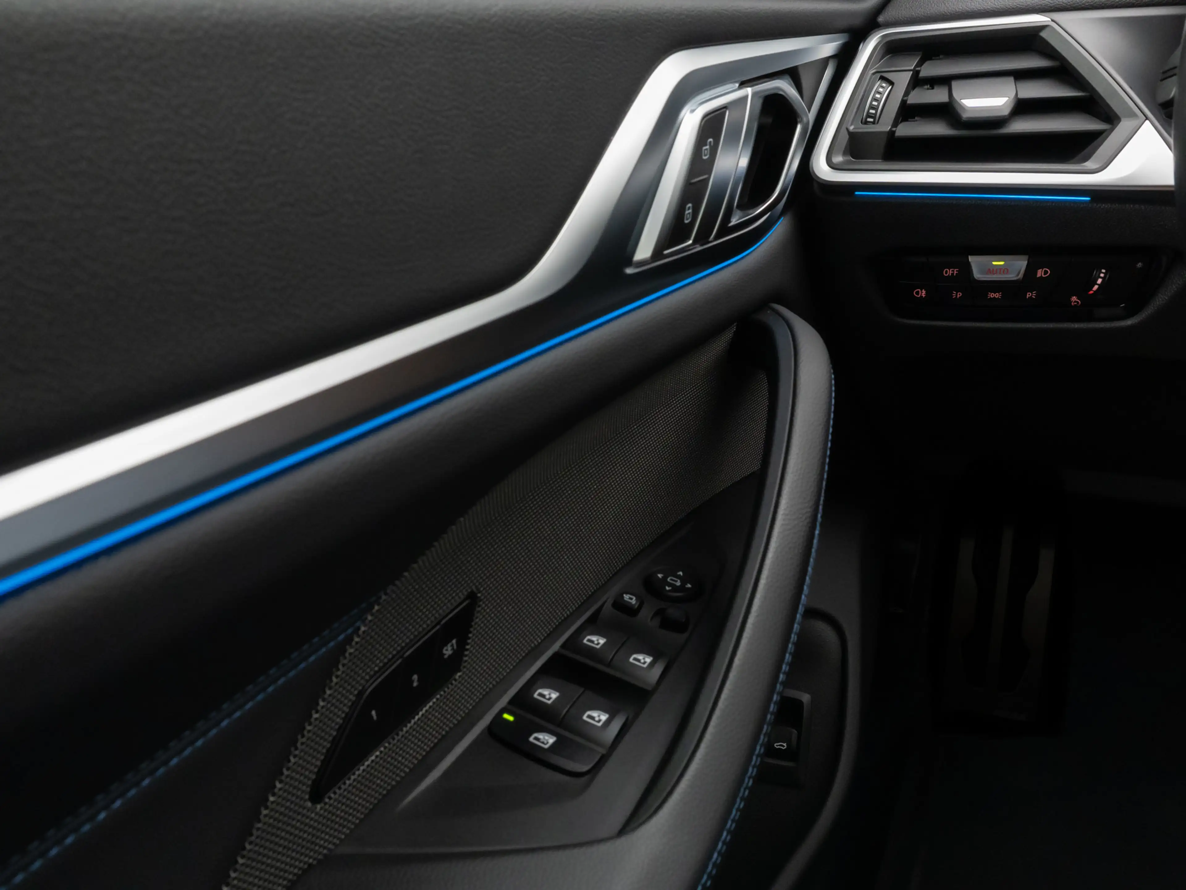 BMW 440 Gran Coupé Kamera Glasdach HUD DAB H K 19 — photo 34