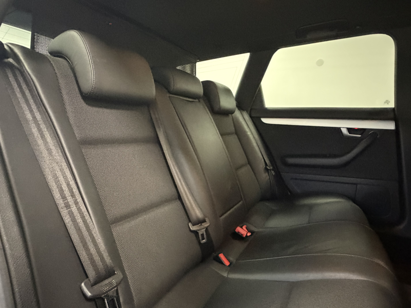 Audi A4 Avant 3.2 V6 quattro B7 S-LINE SPORTPAKET — photo 15