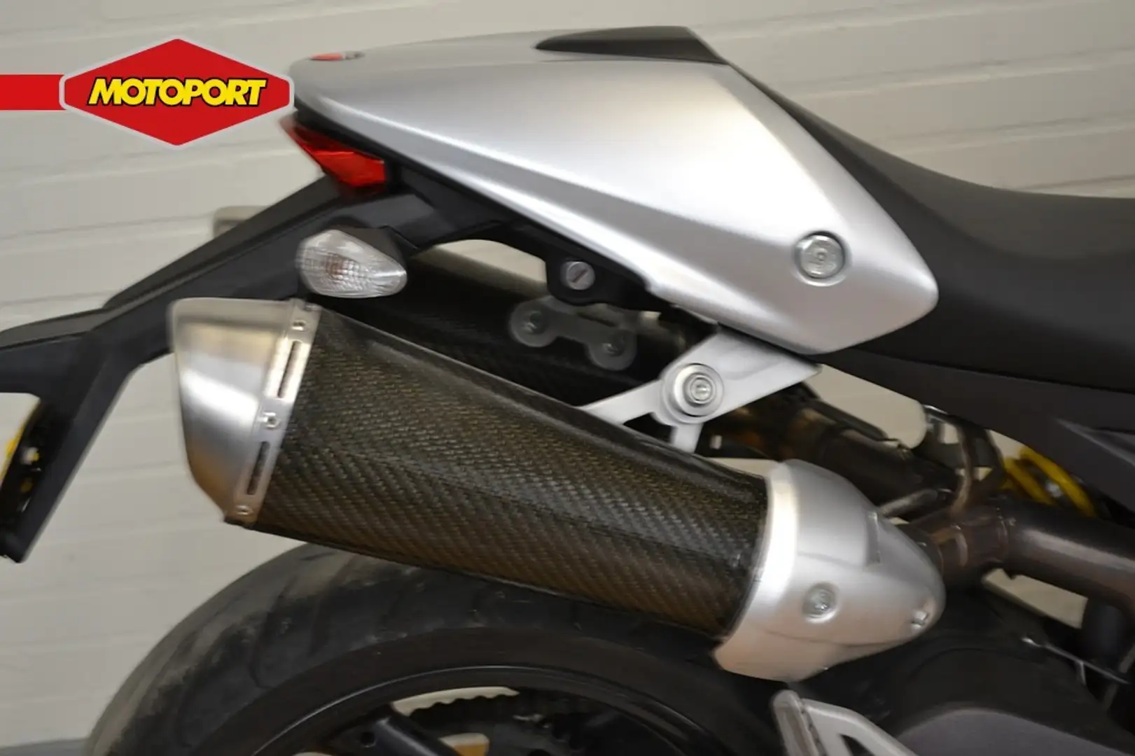 Ducati Monster 696 Grey - 2