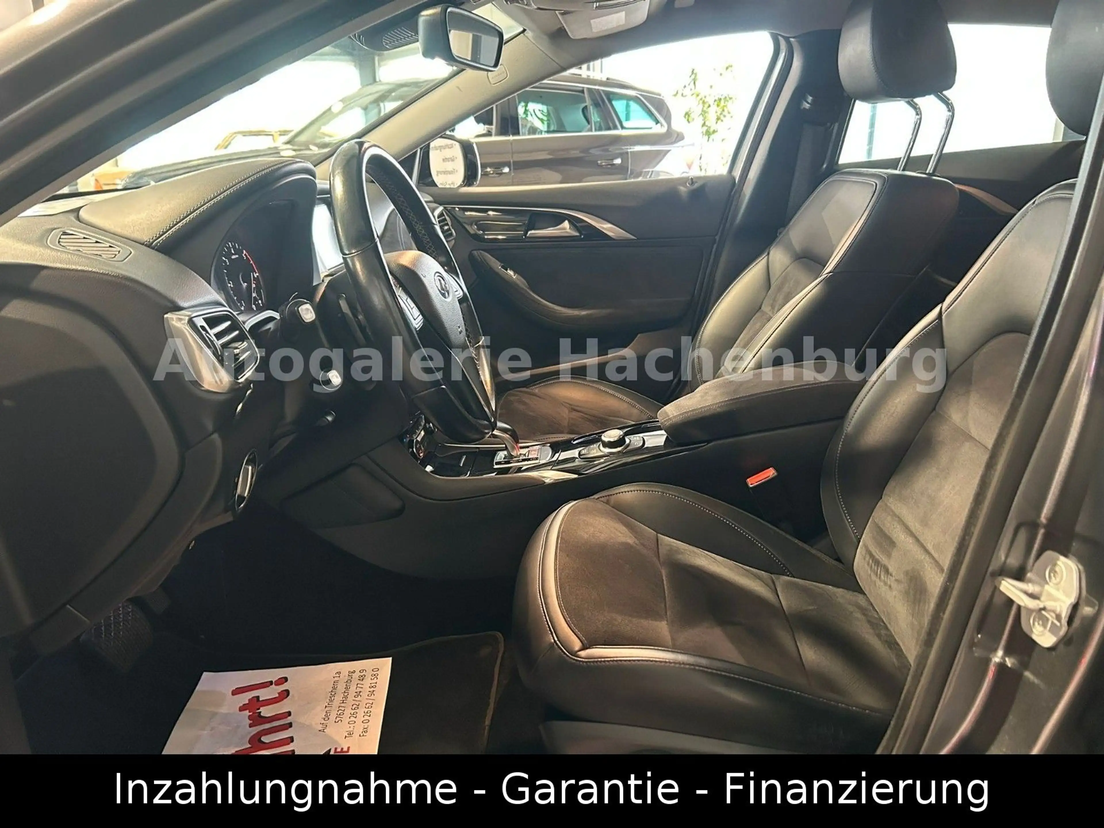 Infiniti Q30 2.2d AWD Premium/LED/LEDER/Navi/GARNATIE/E6 — photo 11