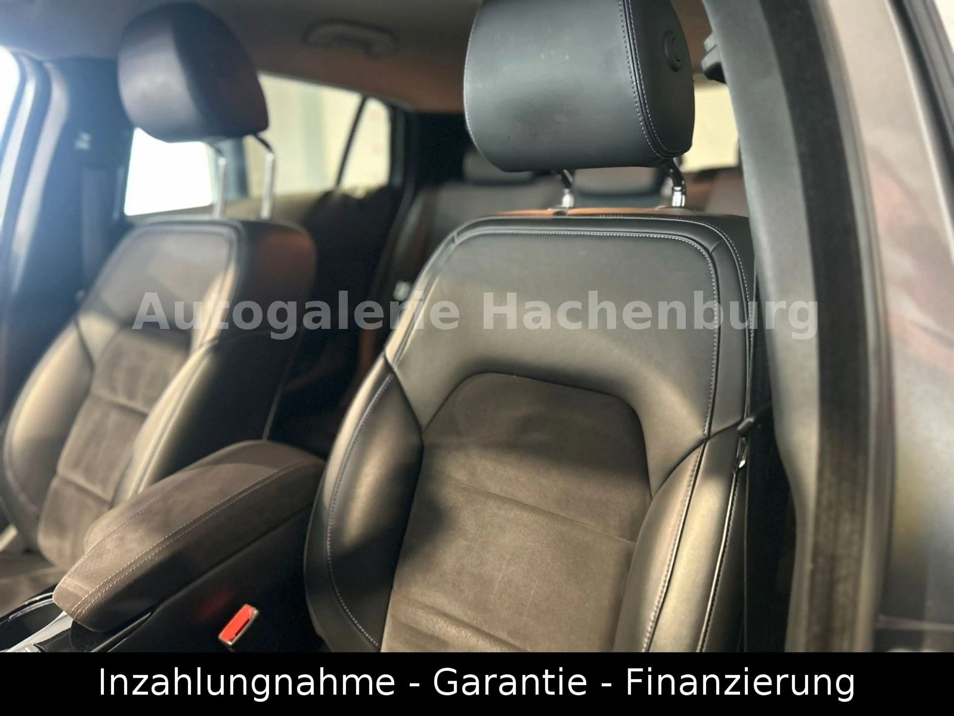 Infiniti Q30 2.2d AWD Premium/LED/LEDER/Navi/GARNATIE/E6 — photo 12