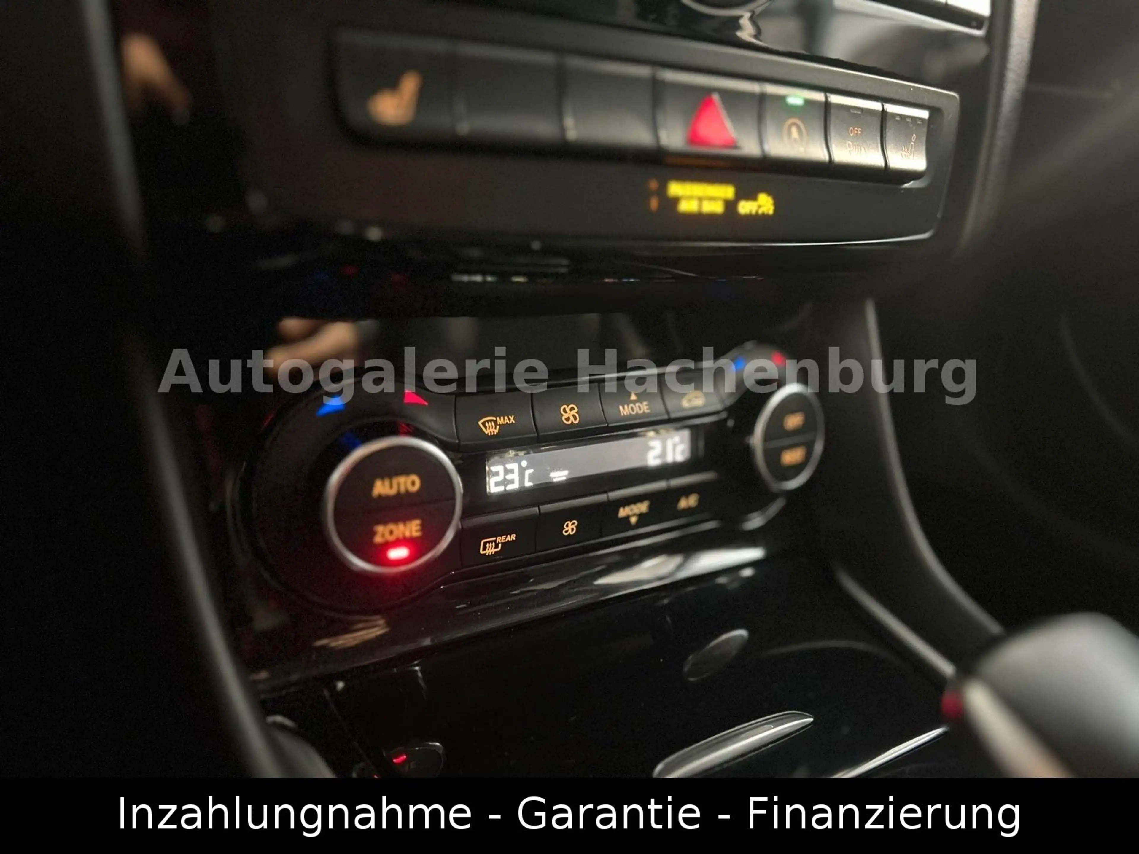 Infiniti Q30 2.2d AWD Premium/LED/LEDER/Navi/GARNATIE/E6 — photo 14