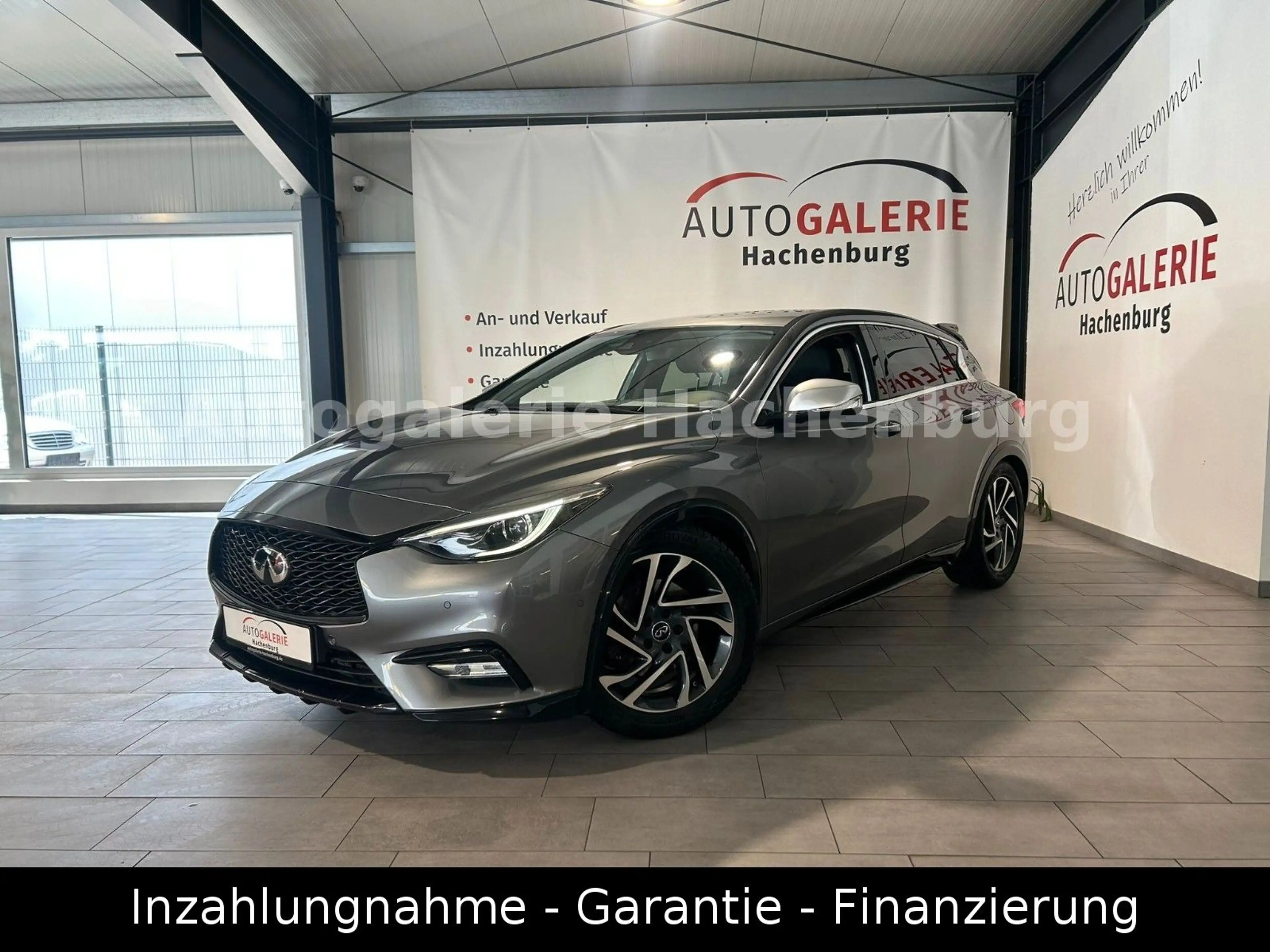Infiniti Q30 2.2d AWD Premium/LED/LEDER/Navi/GARNATIE/E6