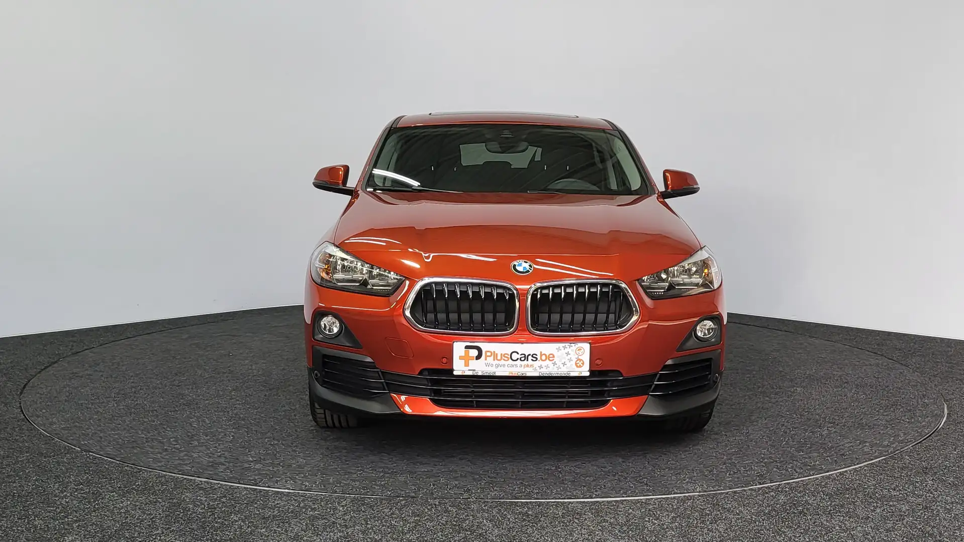 BMW X2 X2 sDrive18i ~ Als Nieuw ~ Pano ~ PDC ~ Camera Portocaliu - 2