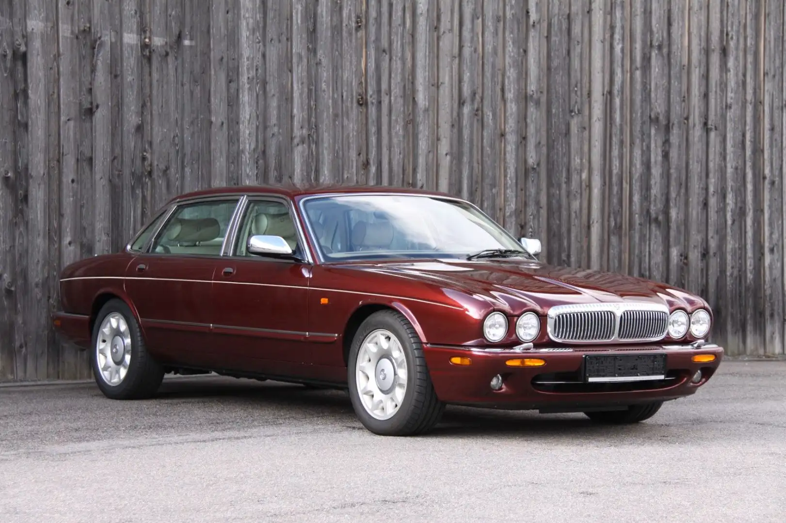 Jaguar Daimler Super V8 Langversion 3 Jahre Garantie Rosso - 2