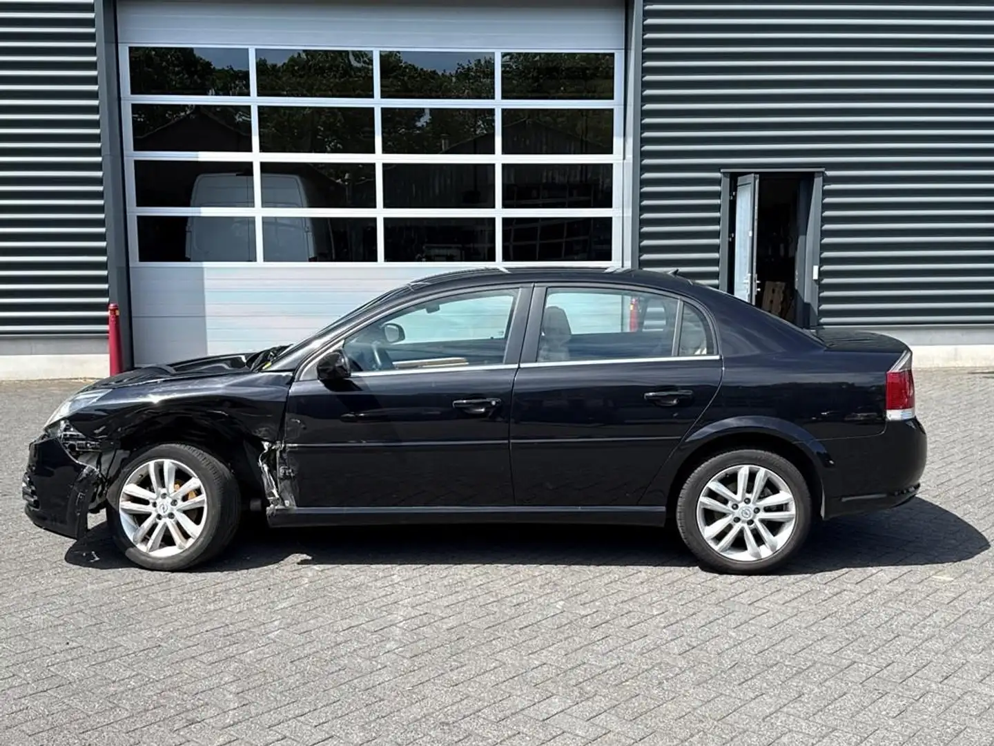 Opel Vectra .2 16V Sedan 4Dr Benzine 2.198cc 108kW (147pk) Zwart - 2