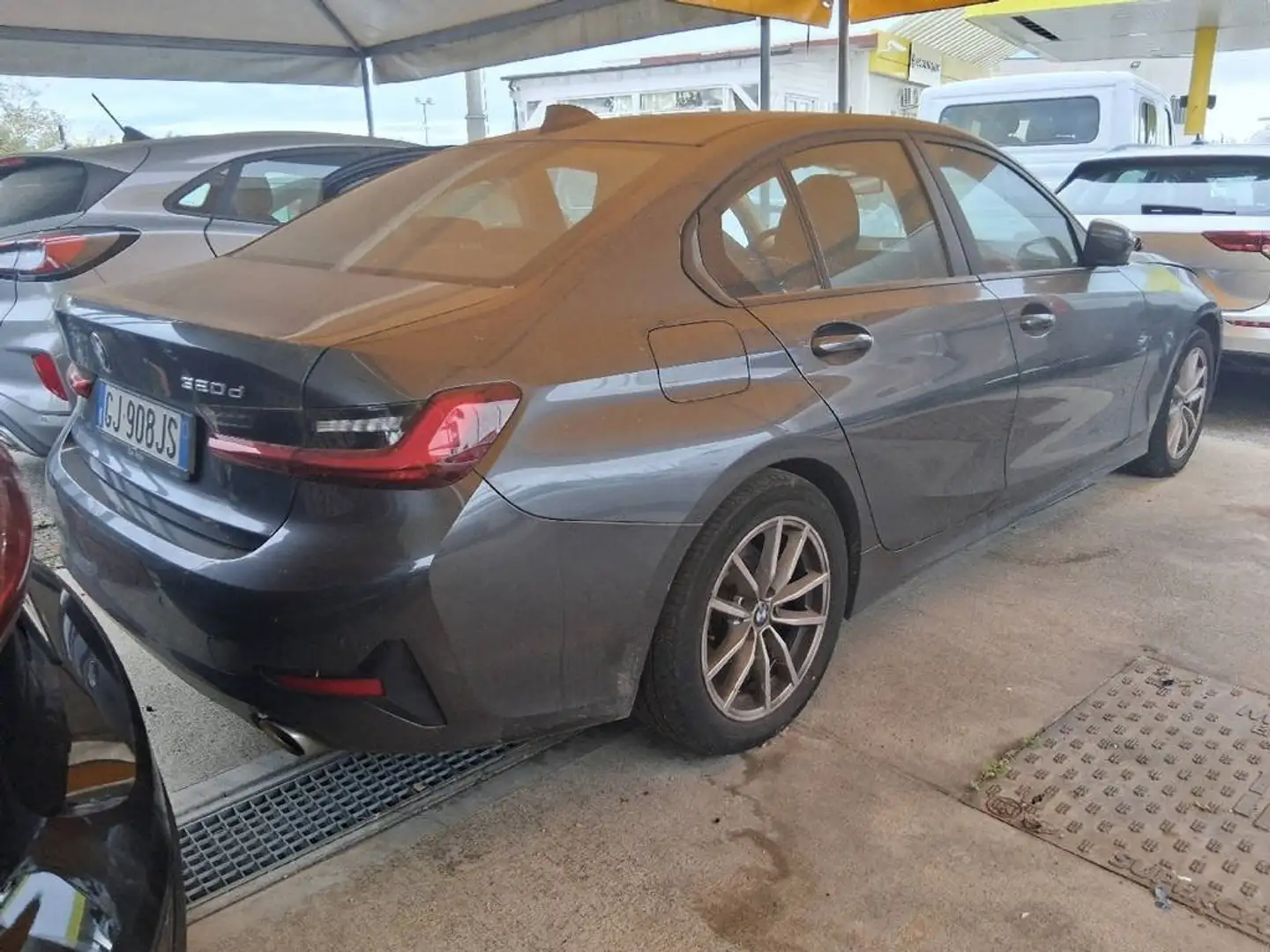 BMW 320 Serie 3 Berlina 320d mhev Business Advantage auto Grau - 2