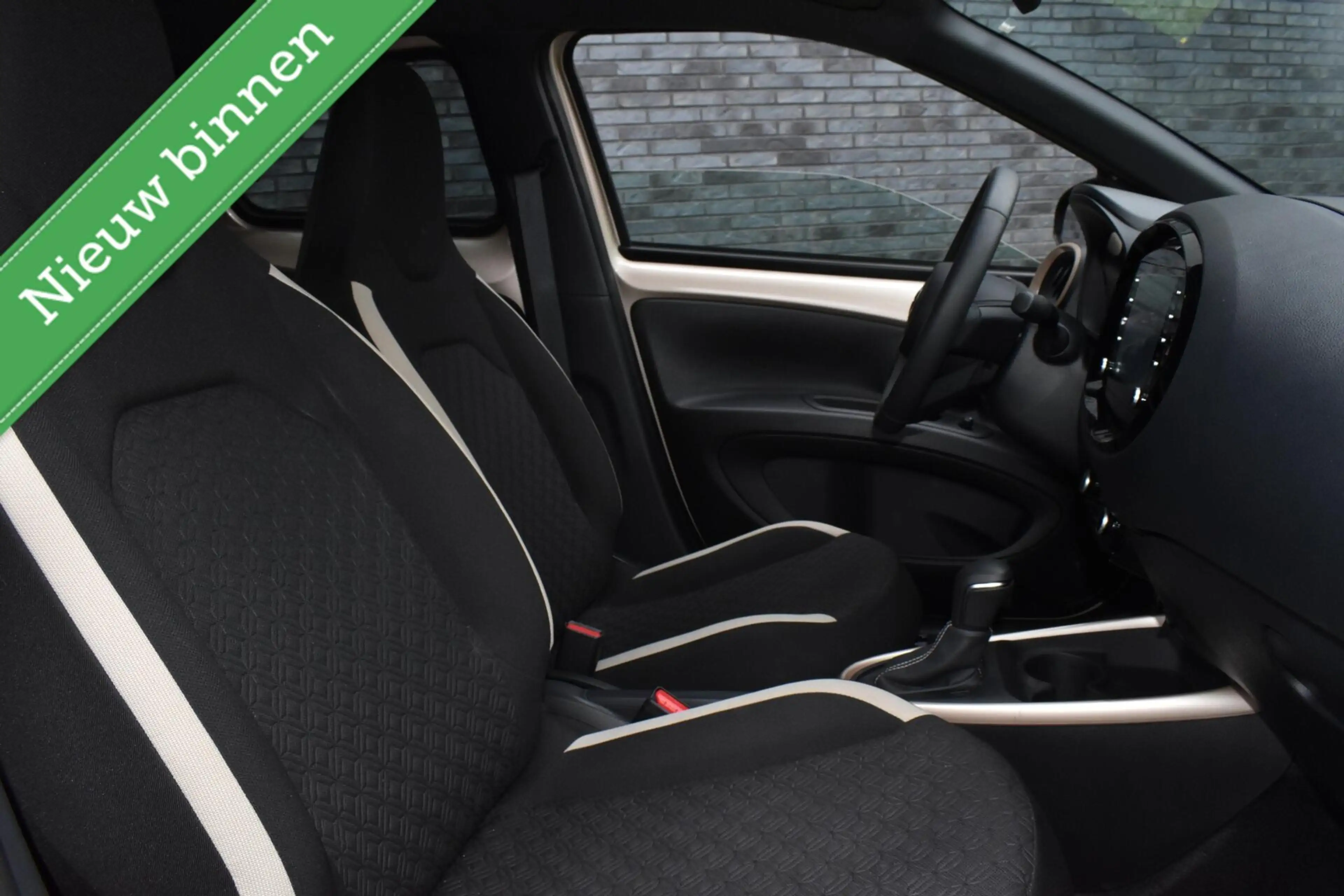 Toyota Aygo X 1.0 VVT-i S-CVT Pulse GOLD AUTOMAAT/STOELVW/CAMERA — photo 18