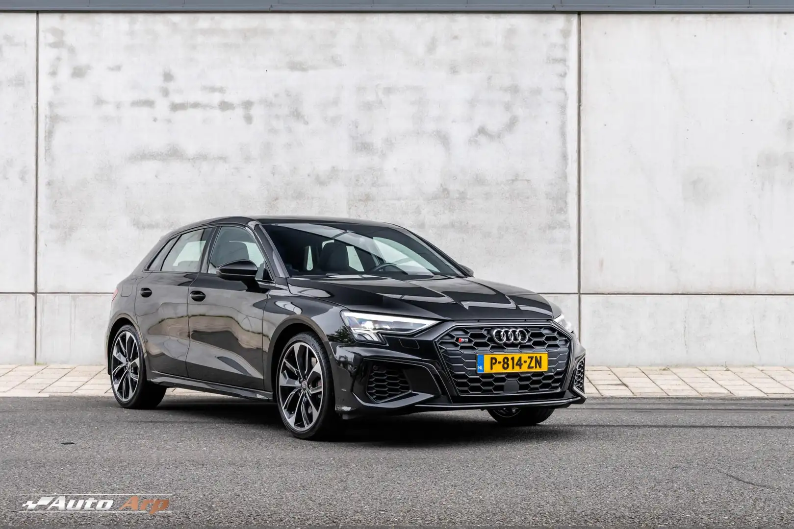 Audi A3 Sportback 2.0 TFSI S3 quattro Edition One Zwart - 1