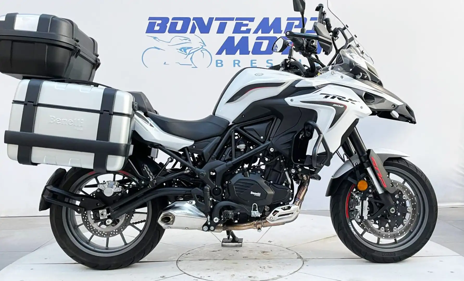 Benelli TRK 502 2024 - KM. 6000 + VALIGIE Bianco - 1