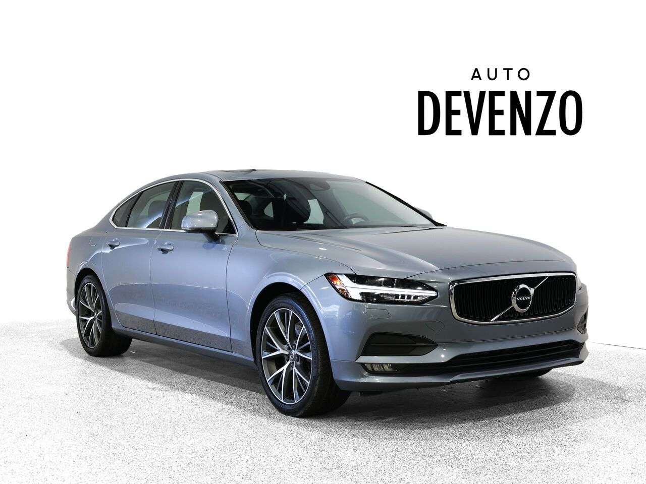 2017 Volvo S90 4dr Sdn T6 Momentum