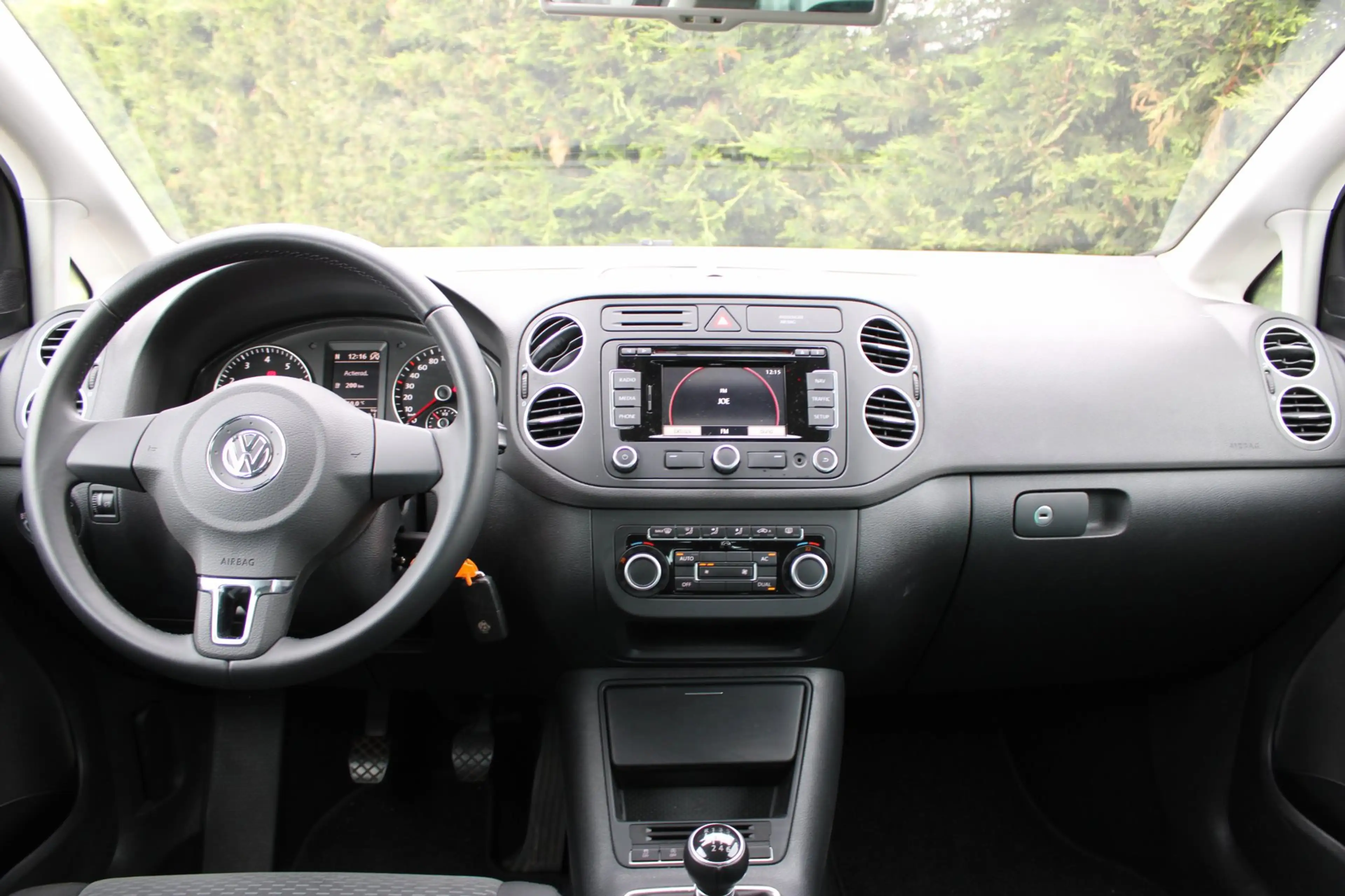 Volkswagen Golf Plus 1.2 TSI Comfortline BlueMotion Navi Xenon PDC 1eEi — photo 6