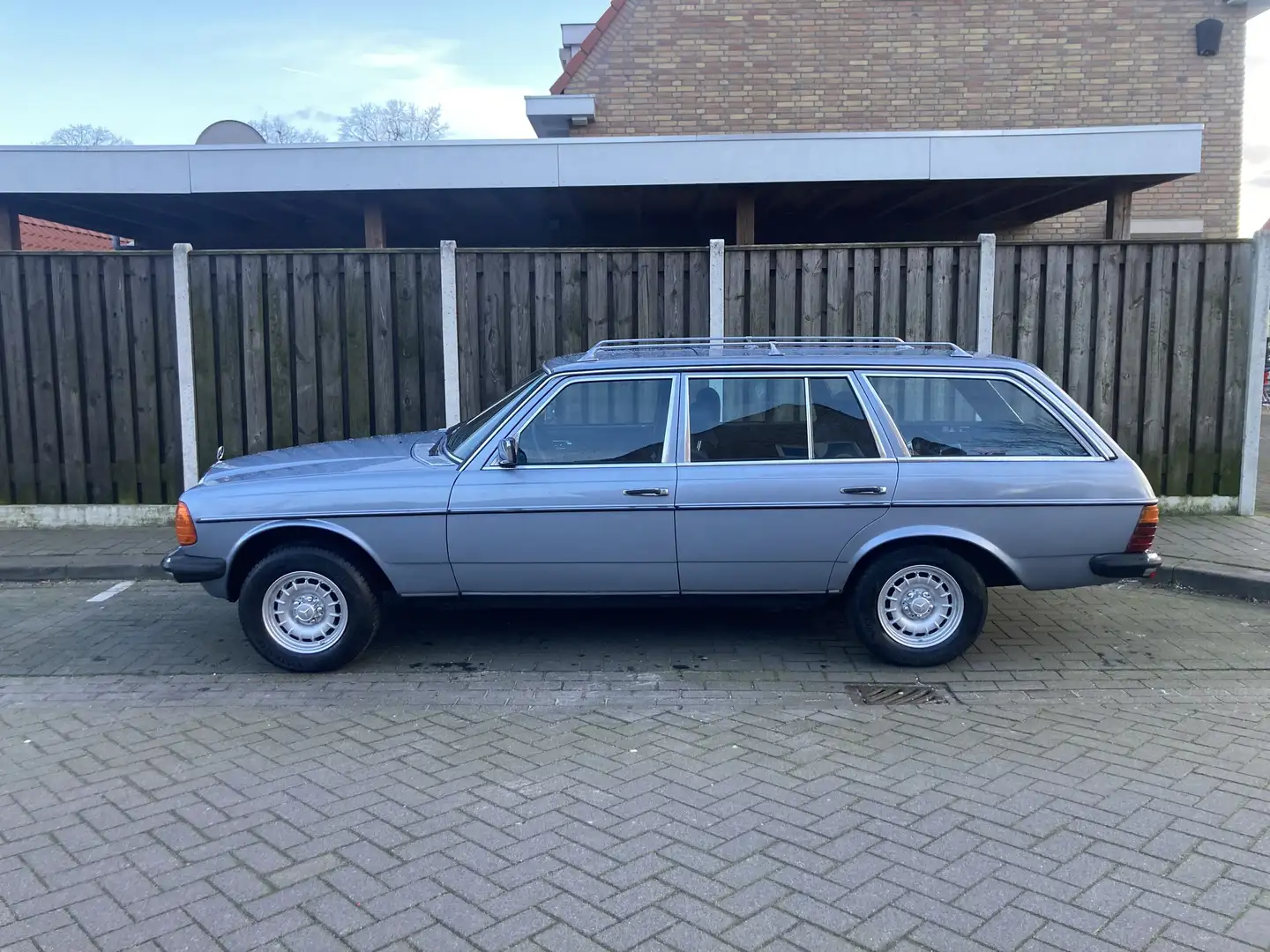 Mercedes-Benz 300 TD - 1