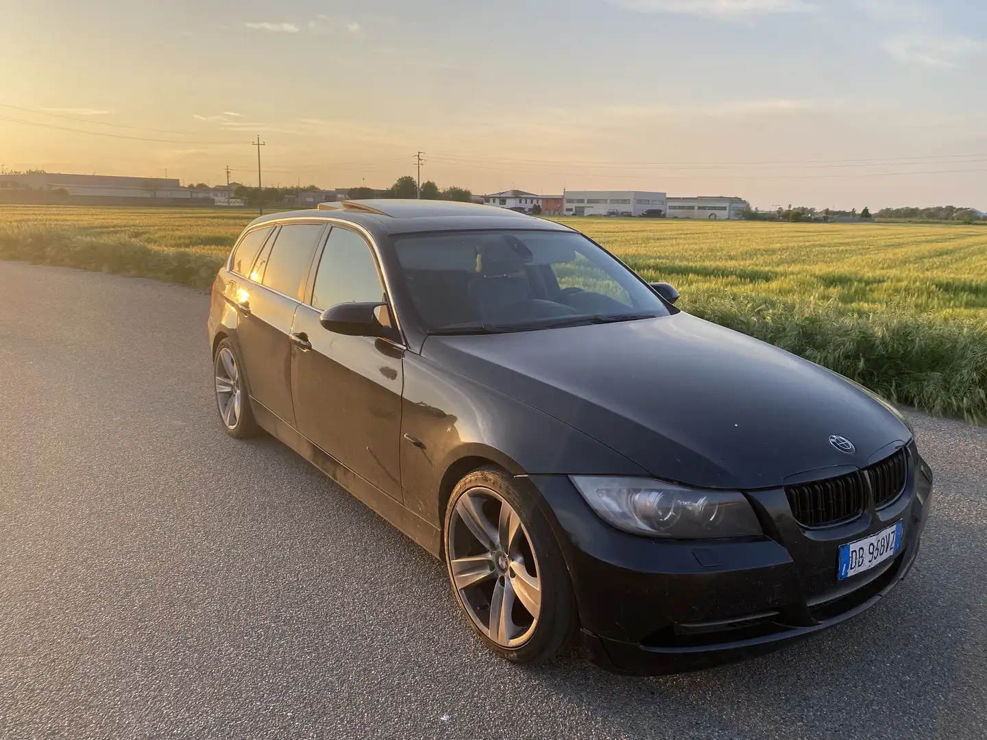 BMW 330 330d Touring Msport - 1