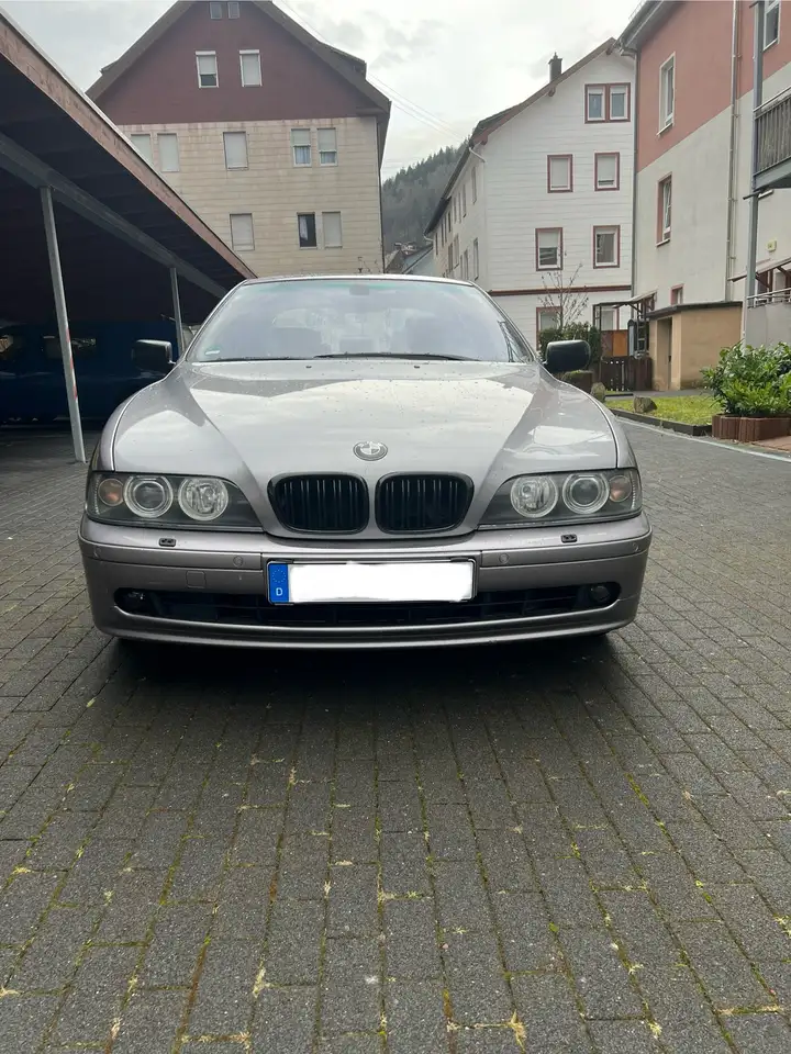 BMW 525