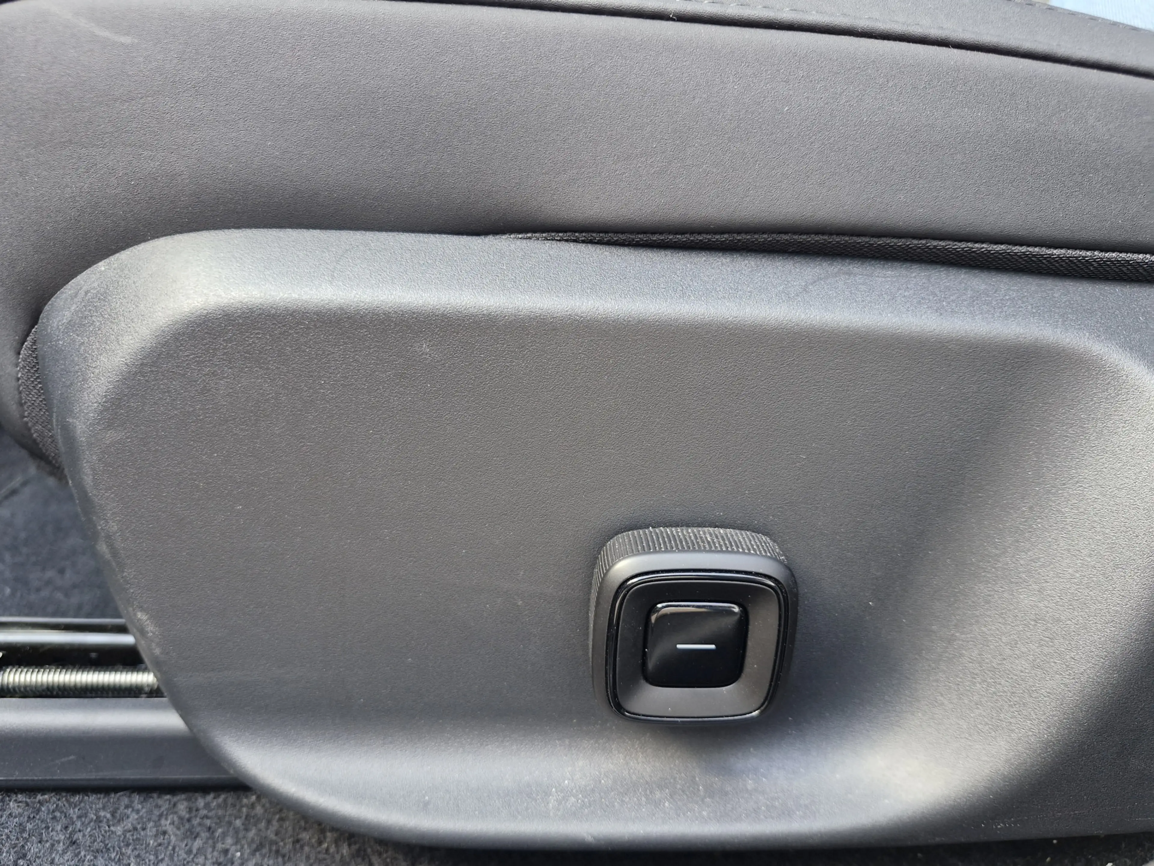 Volvo EX30 Single Motor Extended Range Plus 69 kWh | Warmte p — photo 3