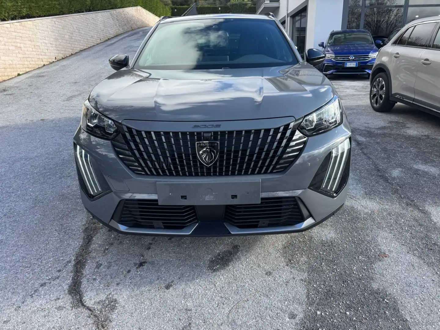 Peugeot 2008 PureTech 100 S&S Allure Gris - 2