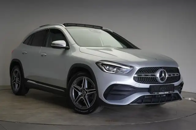 Mercedes-Benz GLA 250 4Matic 8G DCT AMG Temp/Kamera/Pano/Lane/