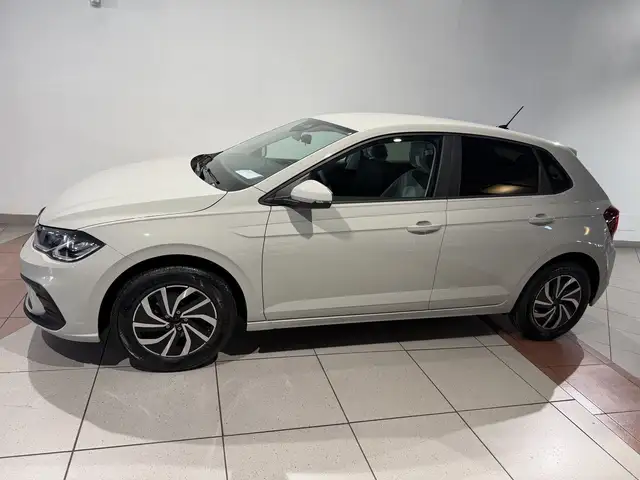 Volkswagen Polo view 2