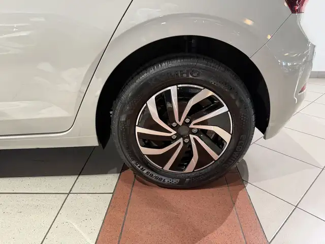 Volkswagen Polo view 12