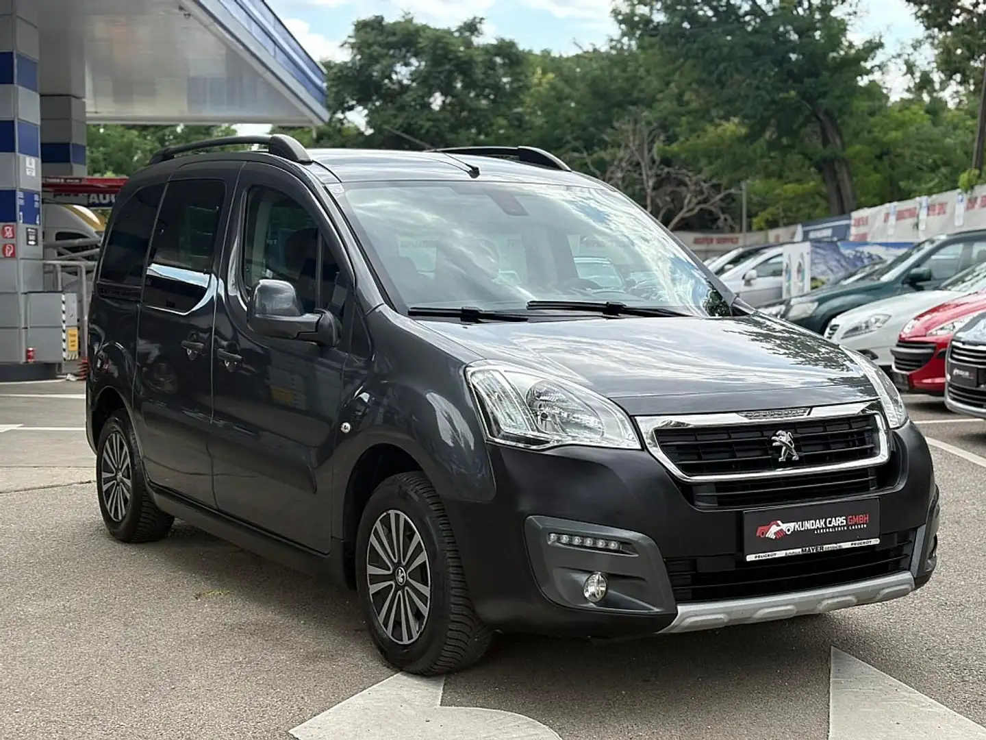 Peugeot Partner Tepee Outdoor 1,6 HDi 120 **PICKERL 10/2025** Grau - 1
