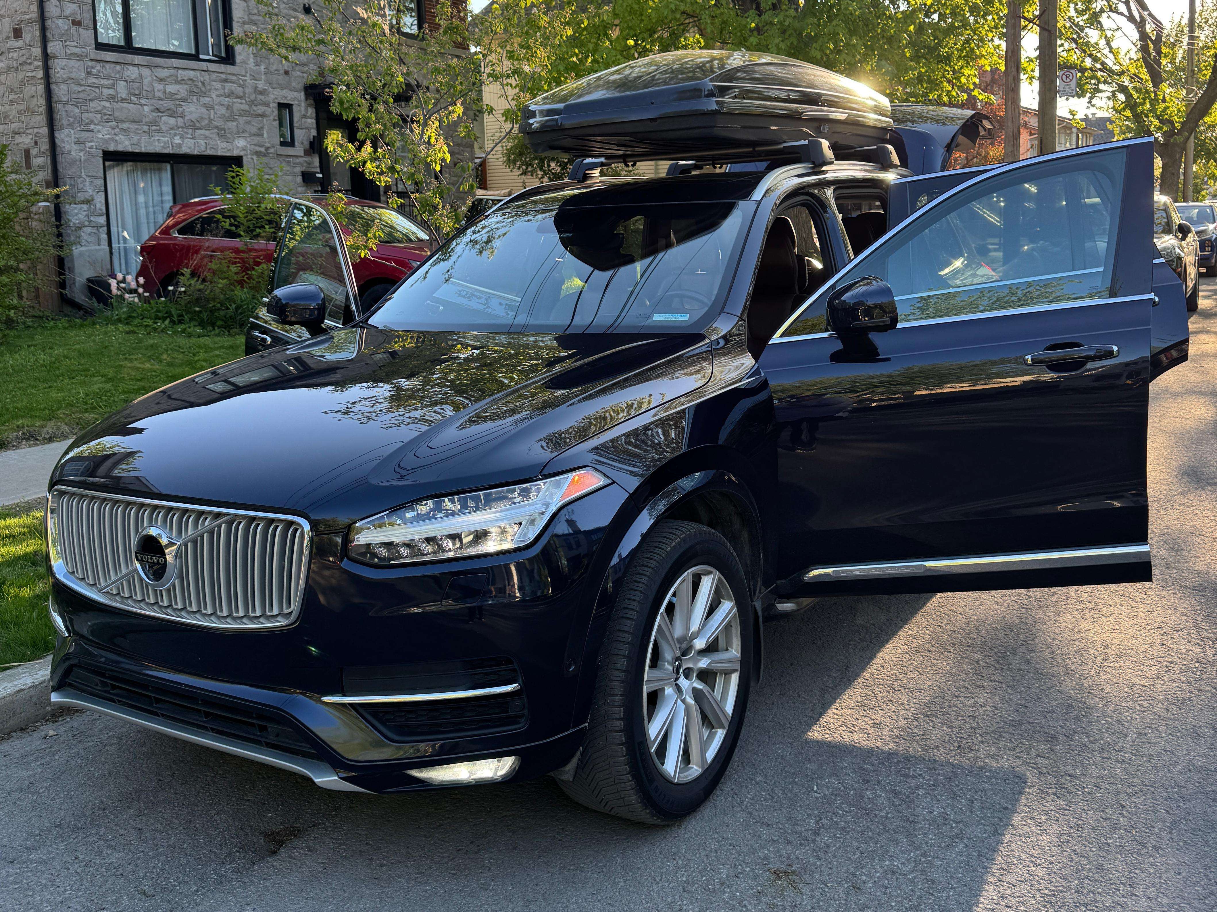 2019 Volvo XC90 Inscription / Fully Loaded / Massage Seats / A1 alt 2