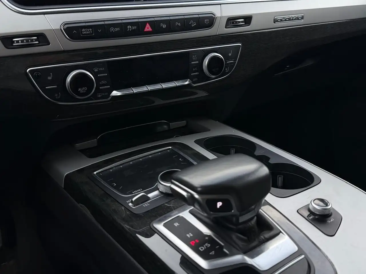 Audi Q7 снимка Audi Q7